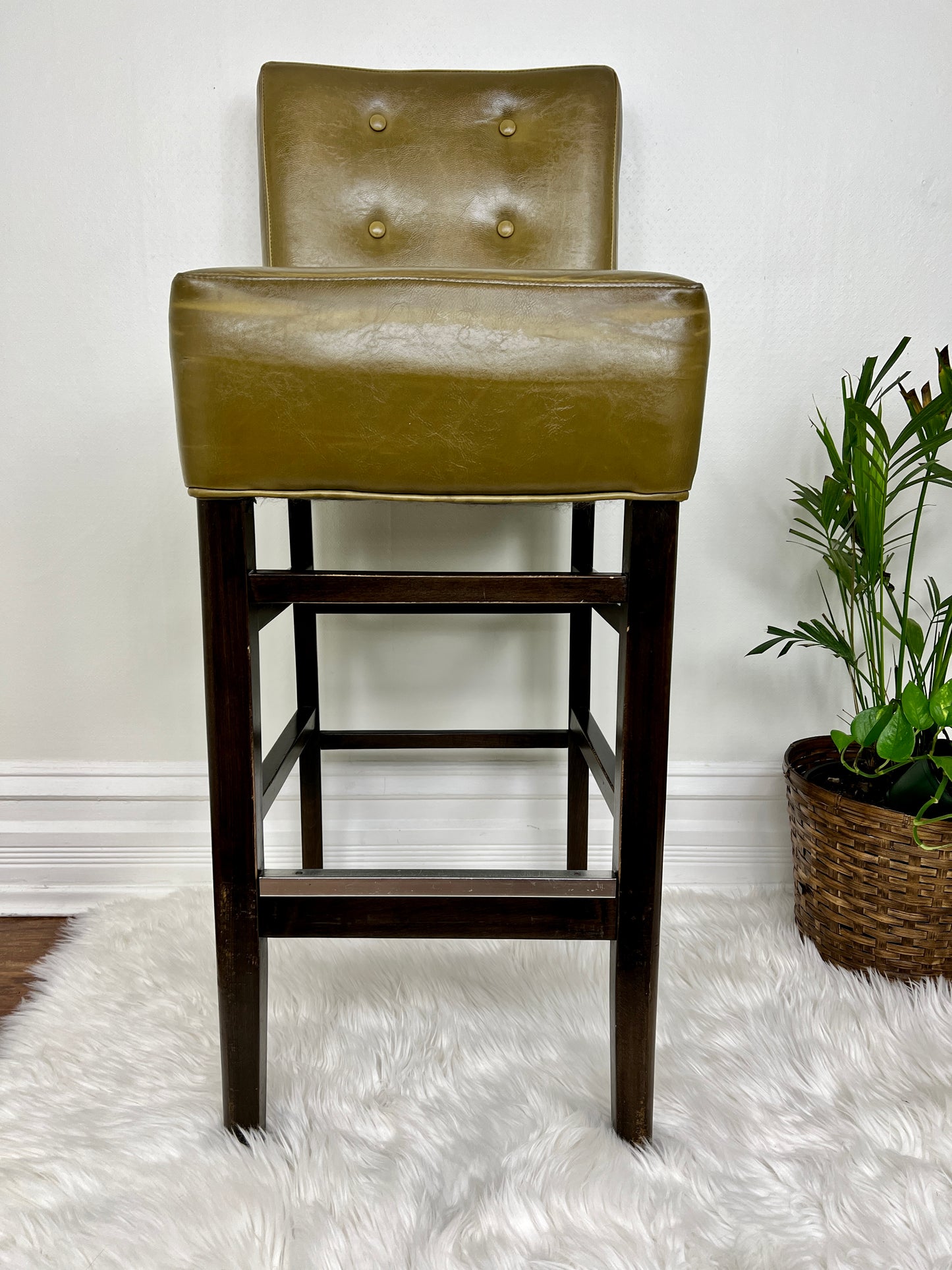 The Perfectly Pesto Stools