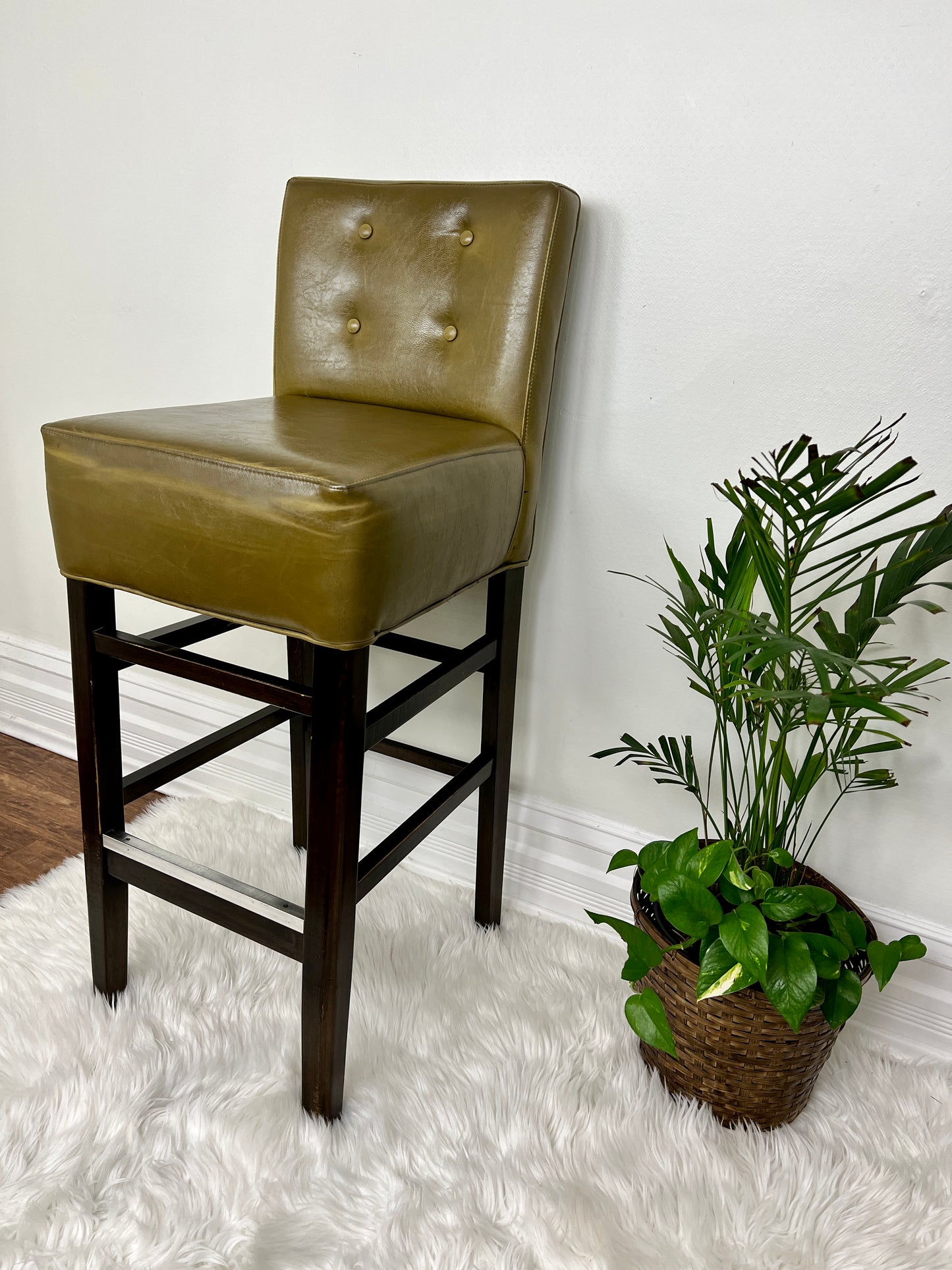 The Perfectly Pesto Stools