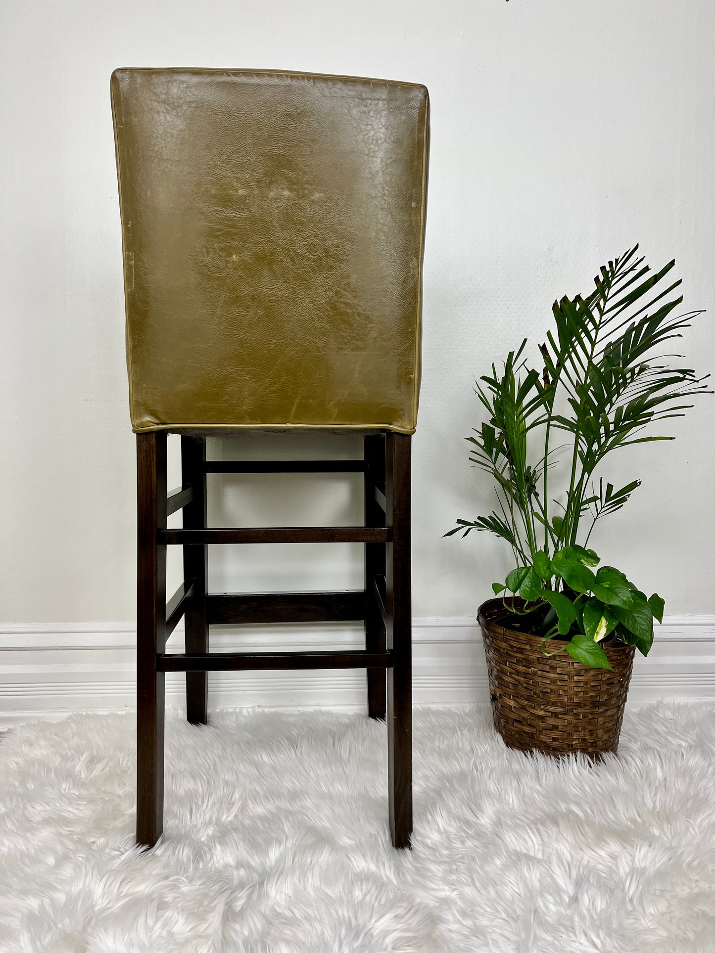 The Perfectly Pesto Stools