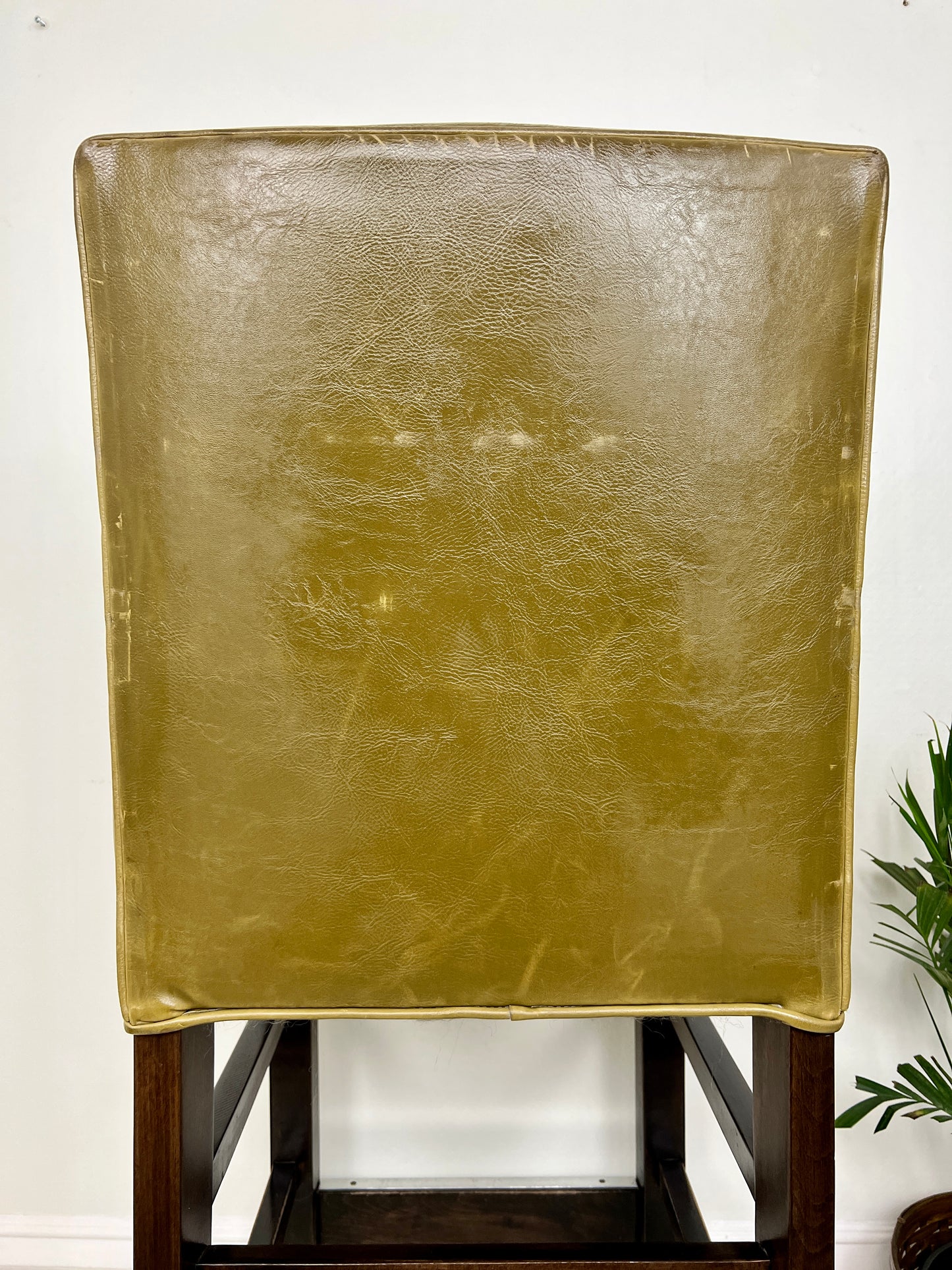 The Perfectly Pesto Stools