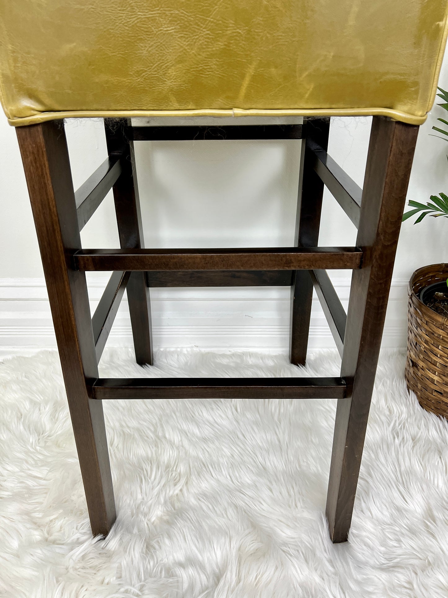 The Perfectly Pesto Stools