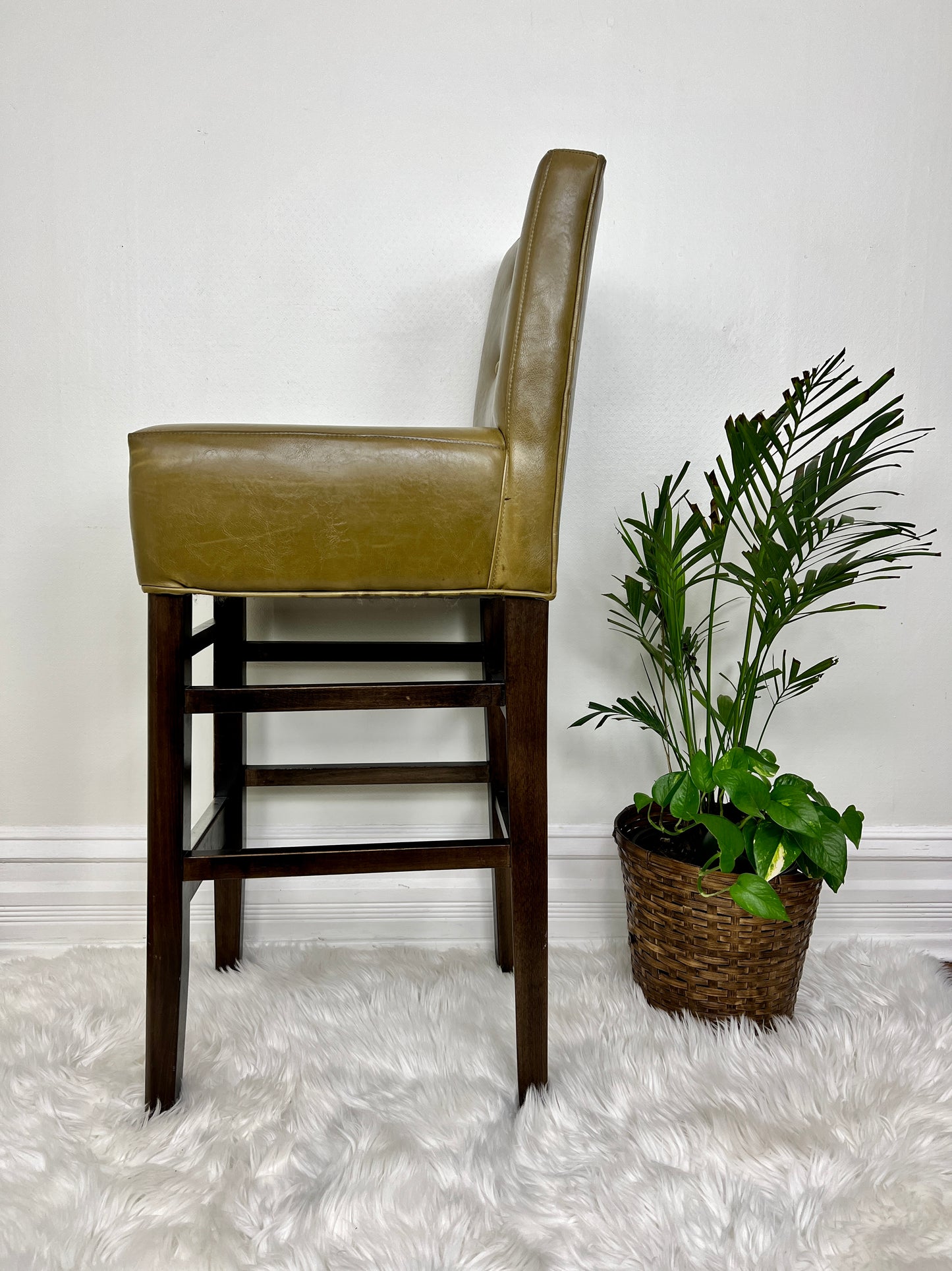 The Perfectly Pesto Stools