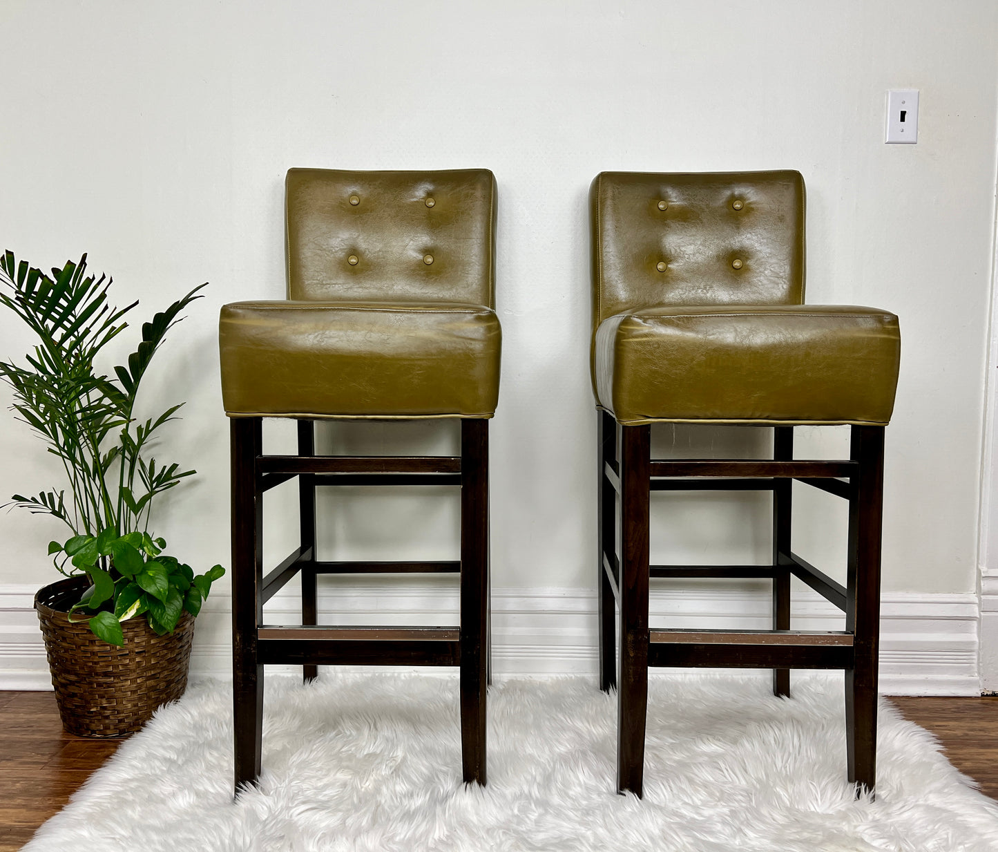 The Perfectly Pesto Stools