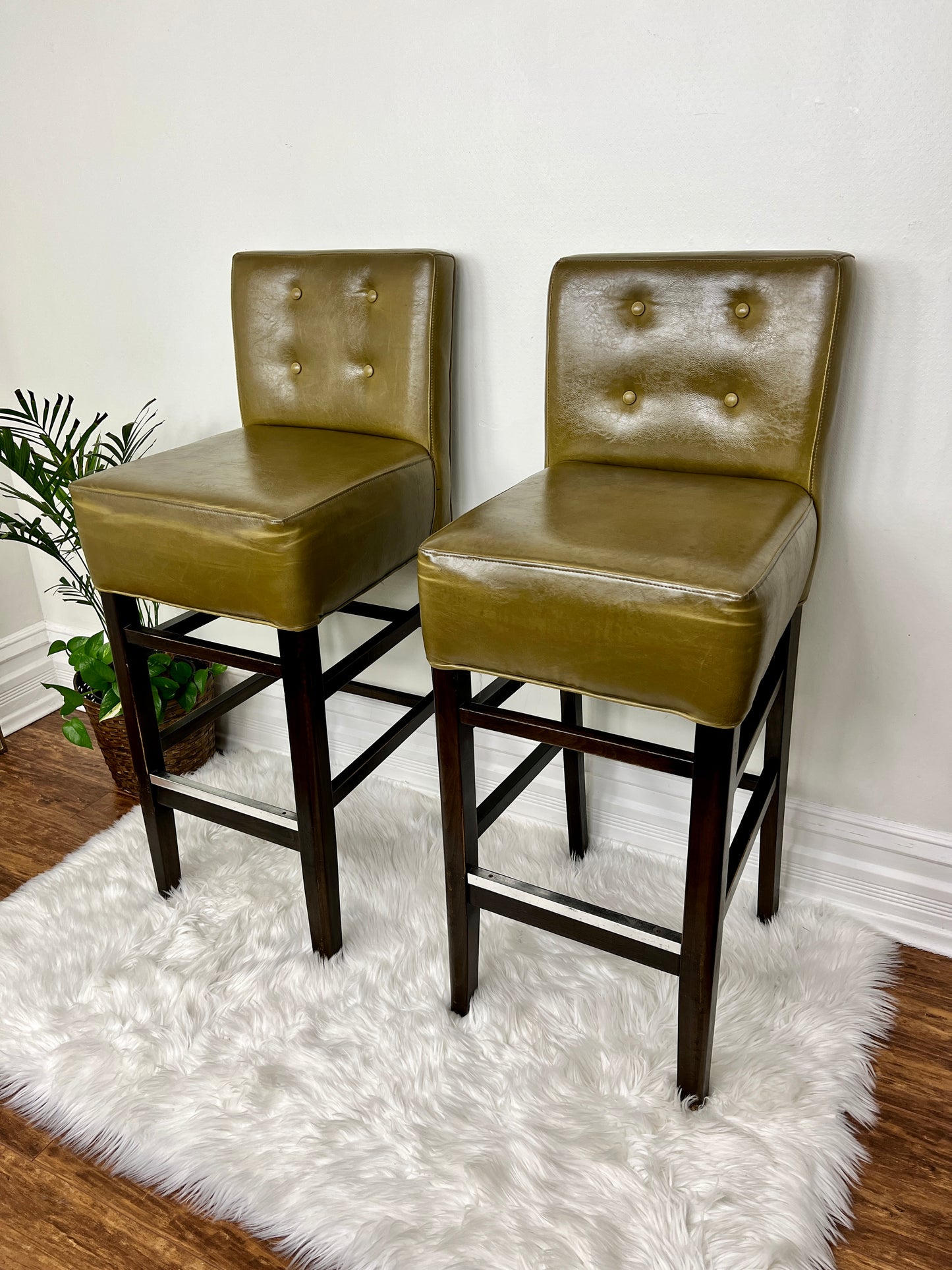 The Perfectly Pesto Stools