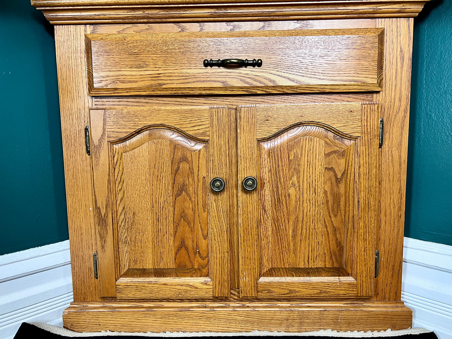The Carlton Corner Cabinet