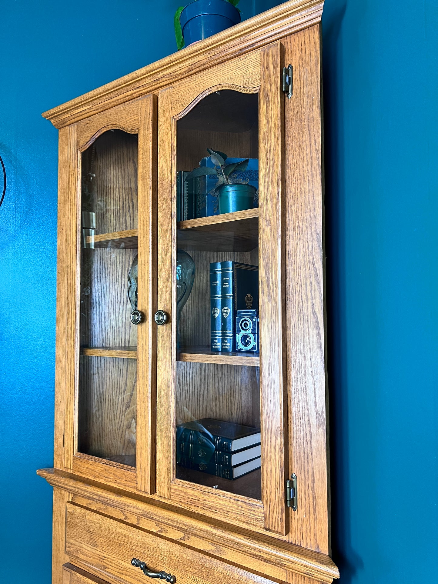 The Carlton Corner Cabinet