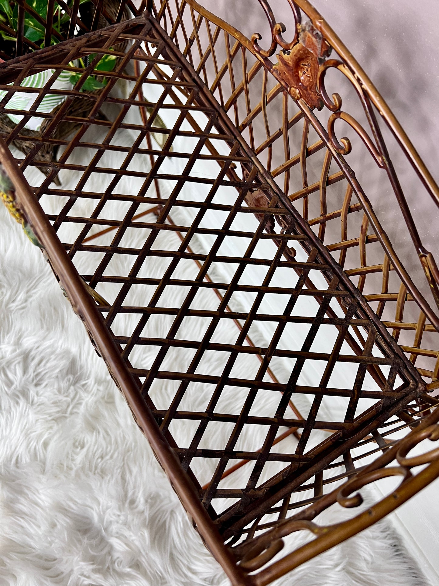 The Pineapple Plant Stand