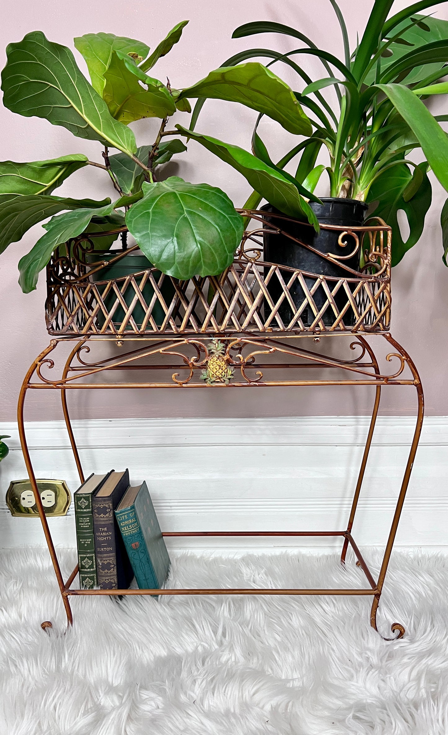 The Pineapple Plant Stand