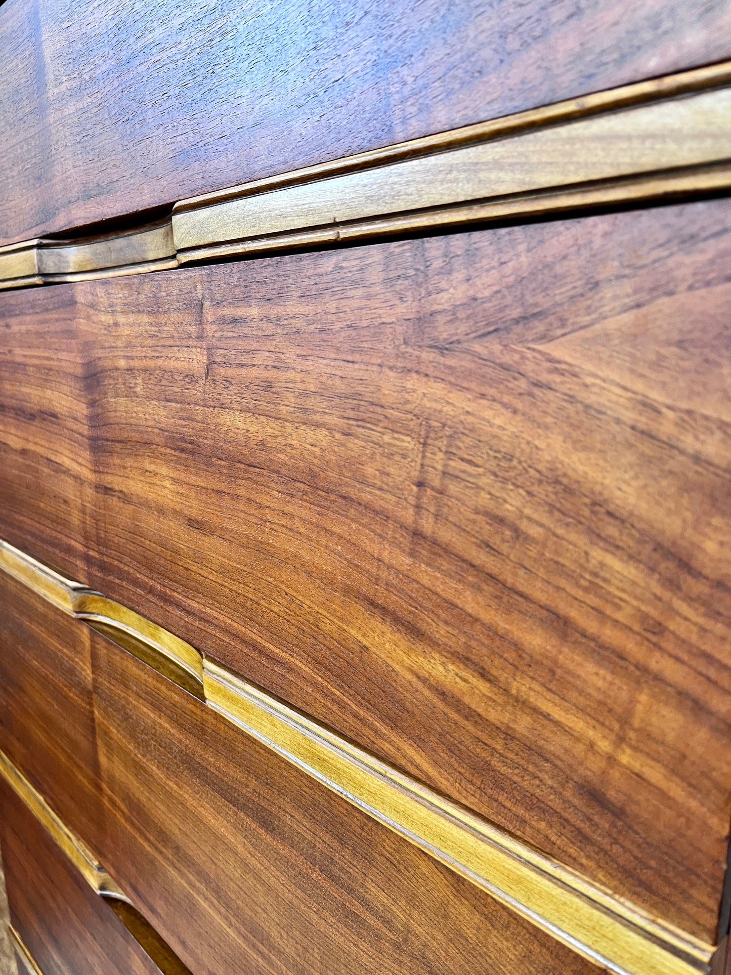 The Portland Dresser
