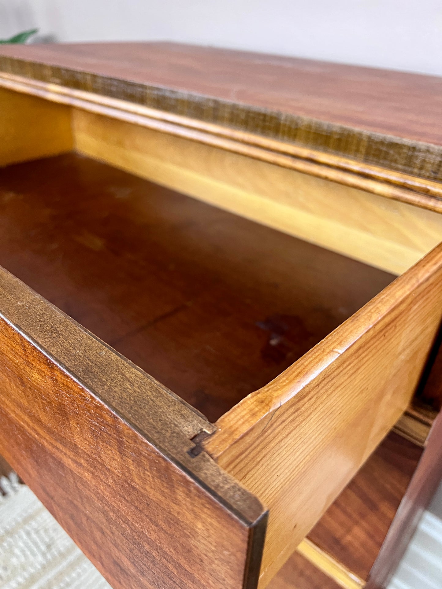 The Portland Dresser