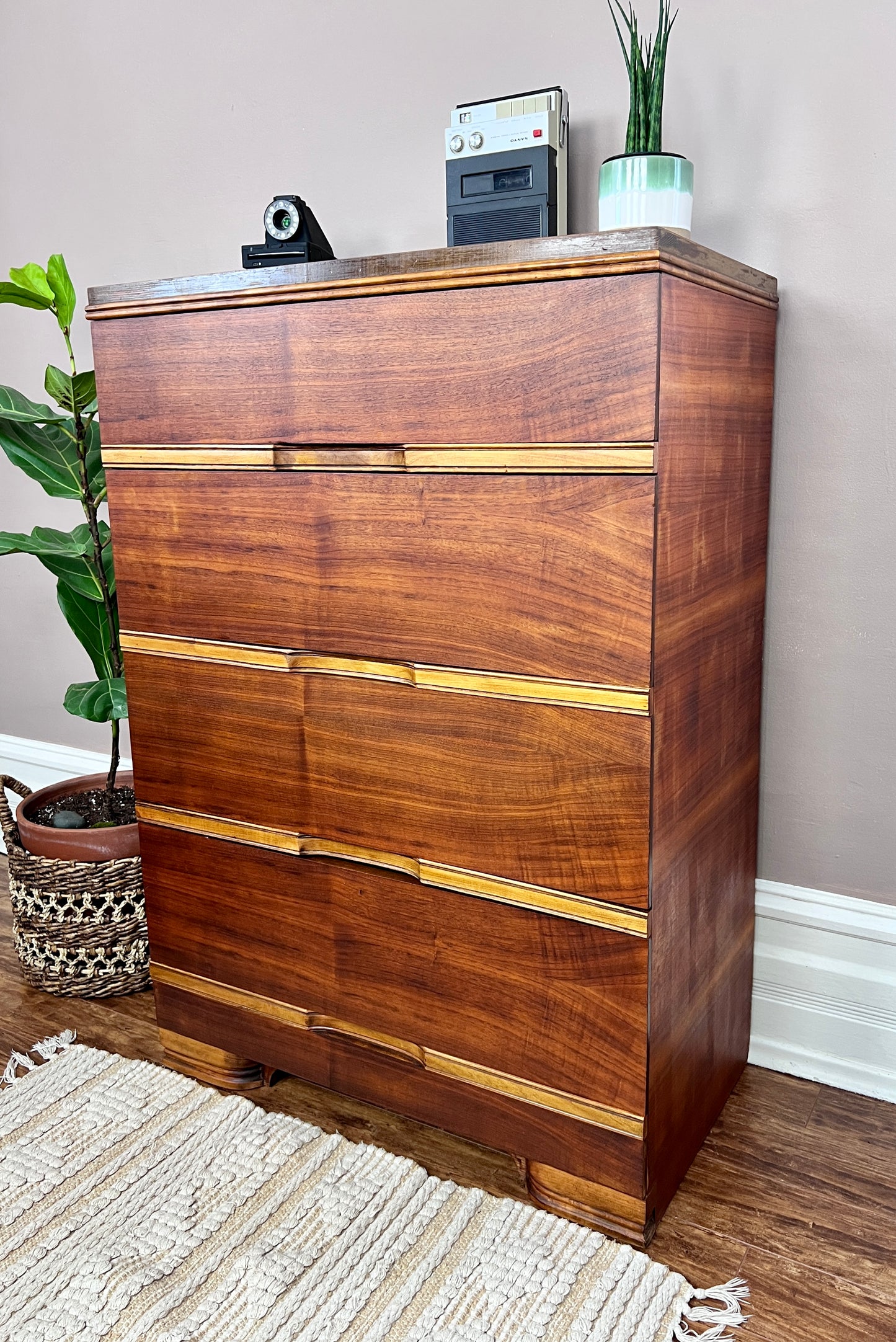 The Portland Dresser