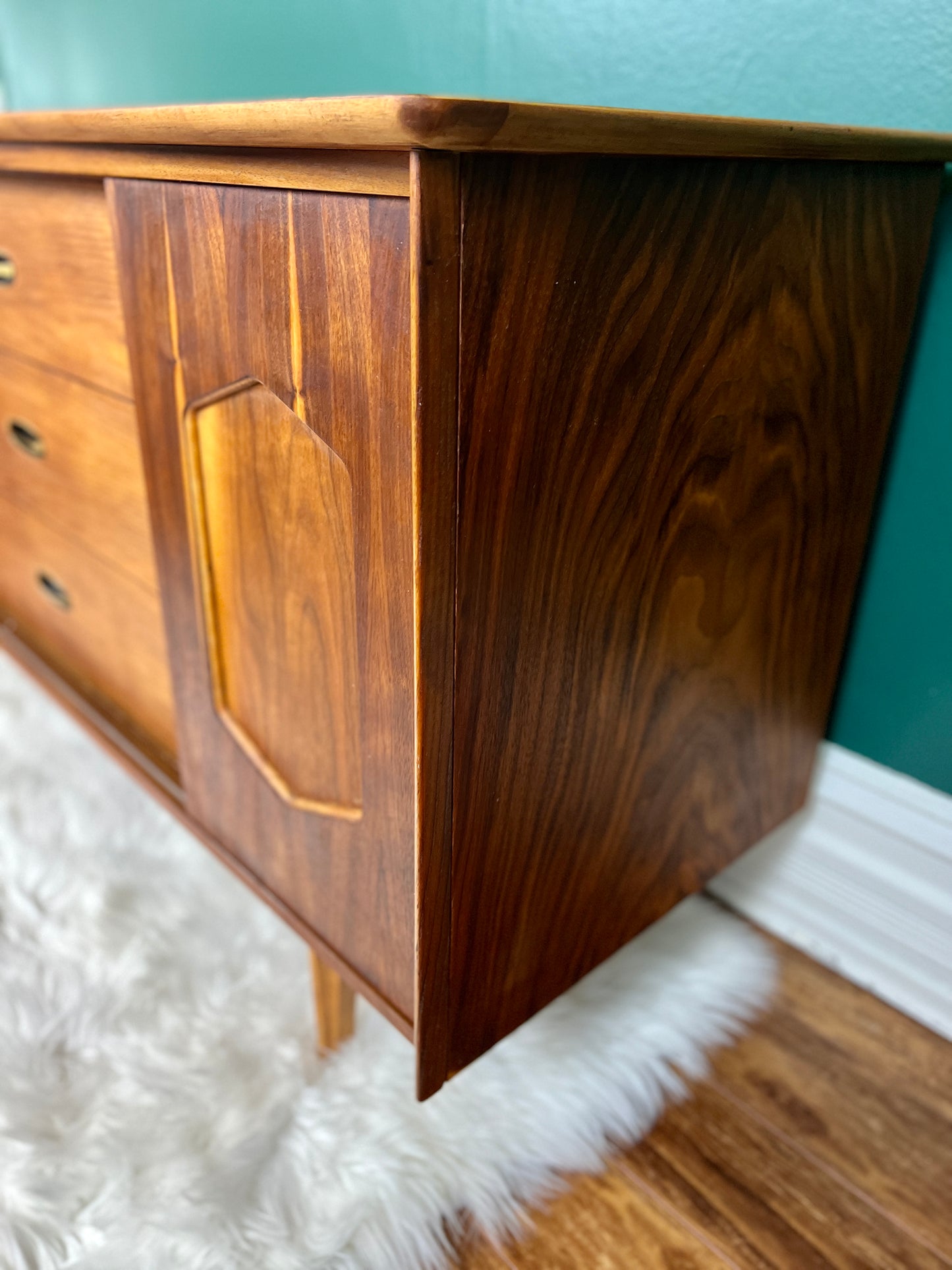 The Larsen Dresser