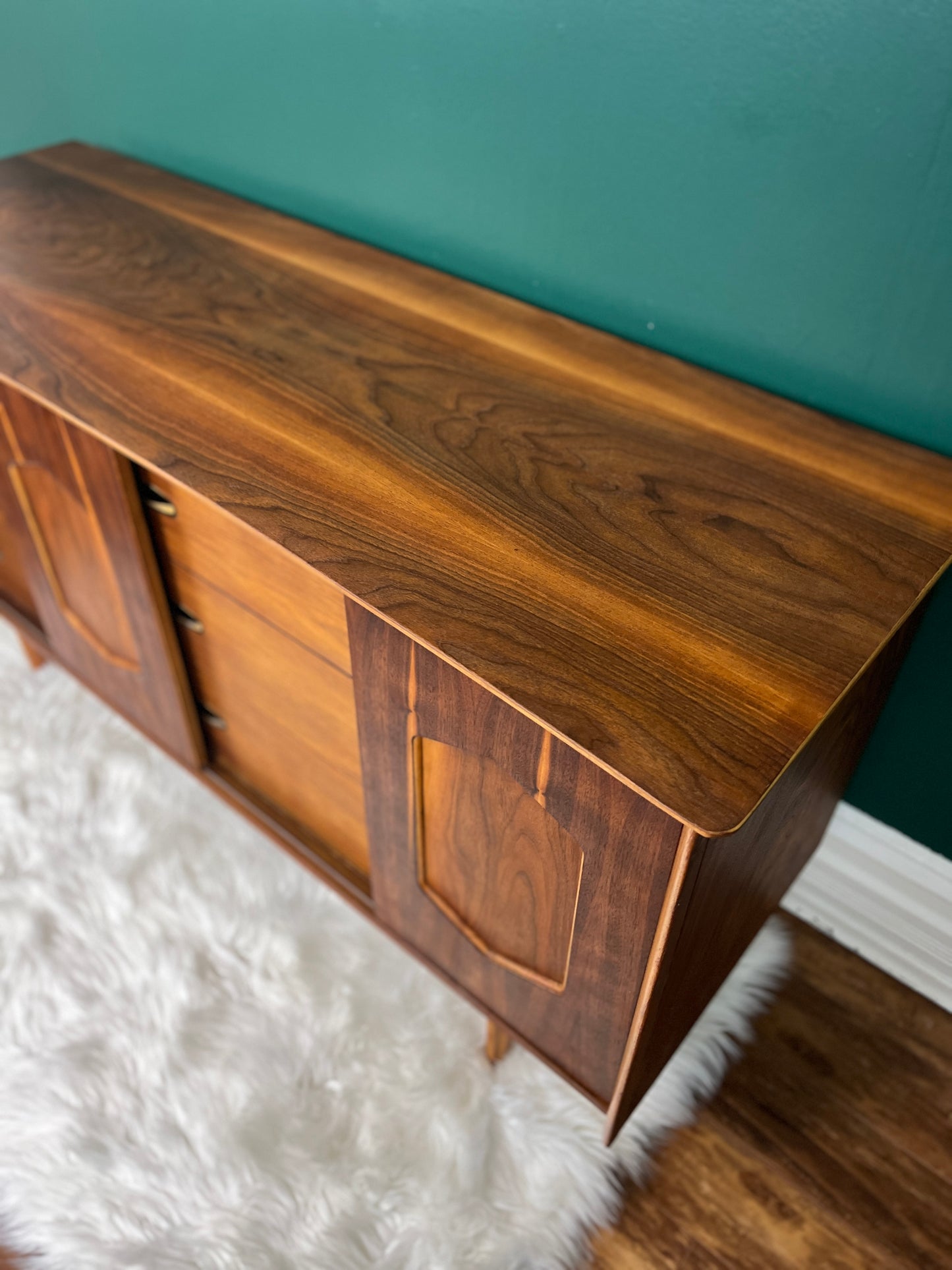 The Larsen Dresser