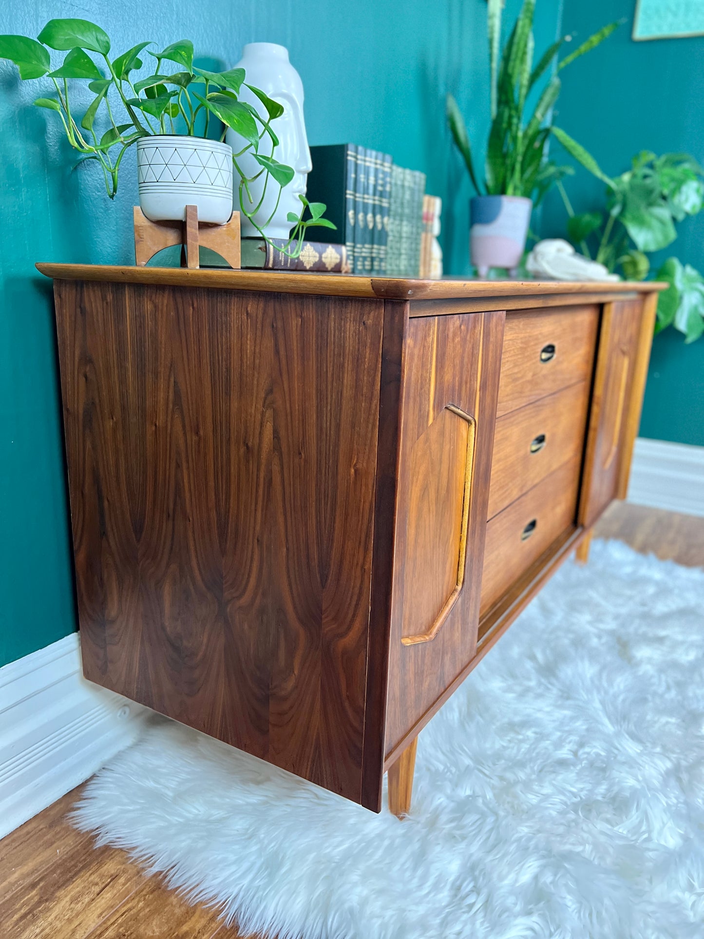 The Larsen Dresser