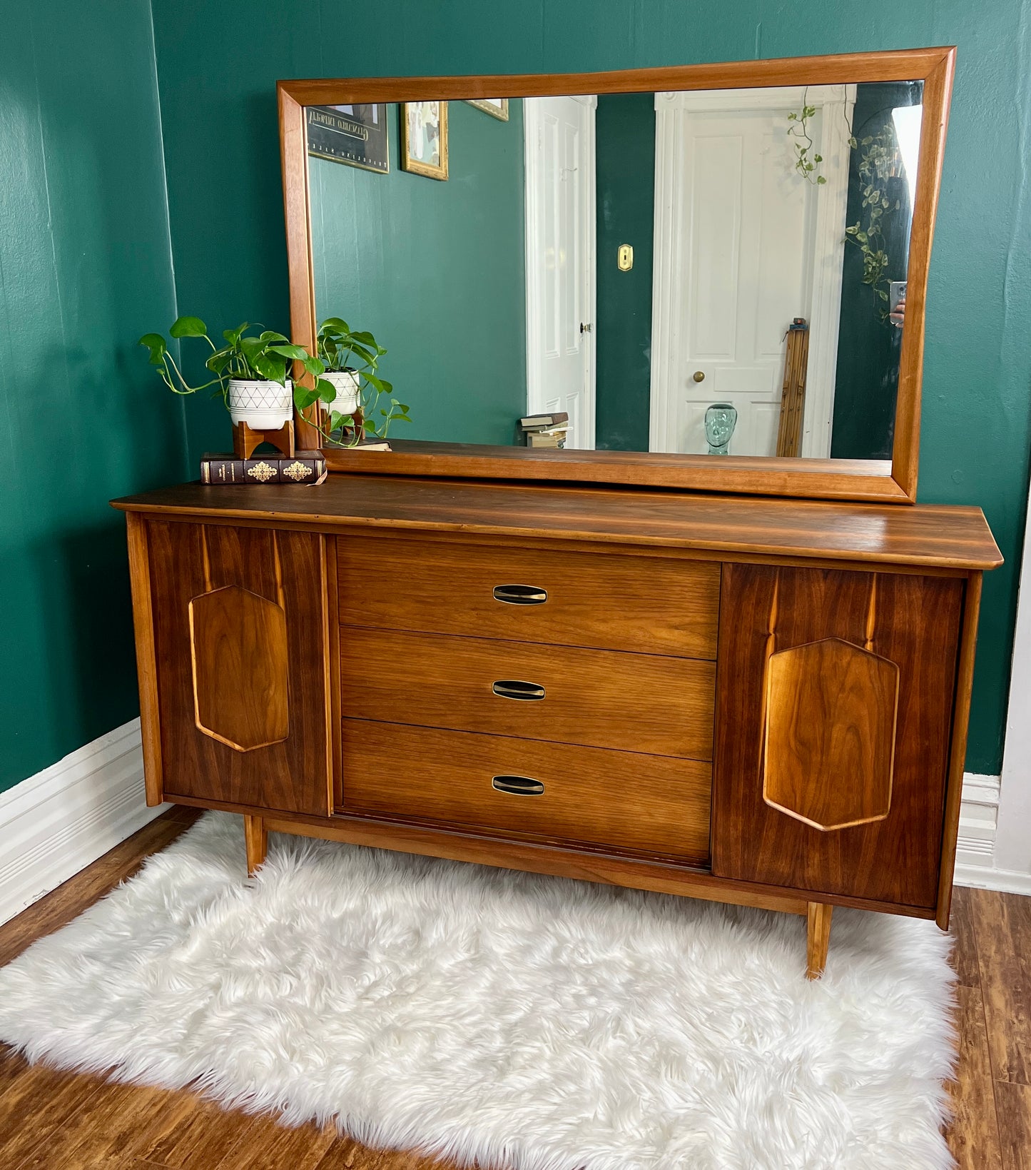 The Larsen Dresser