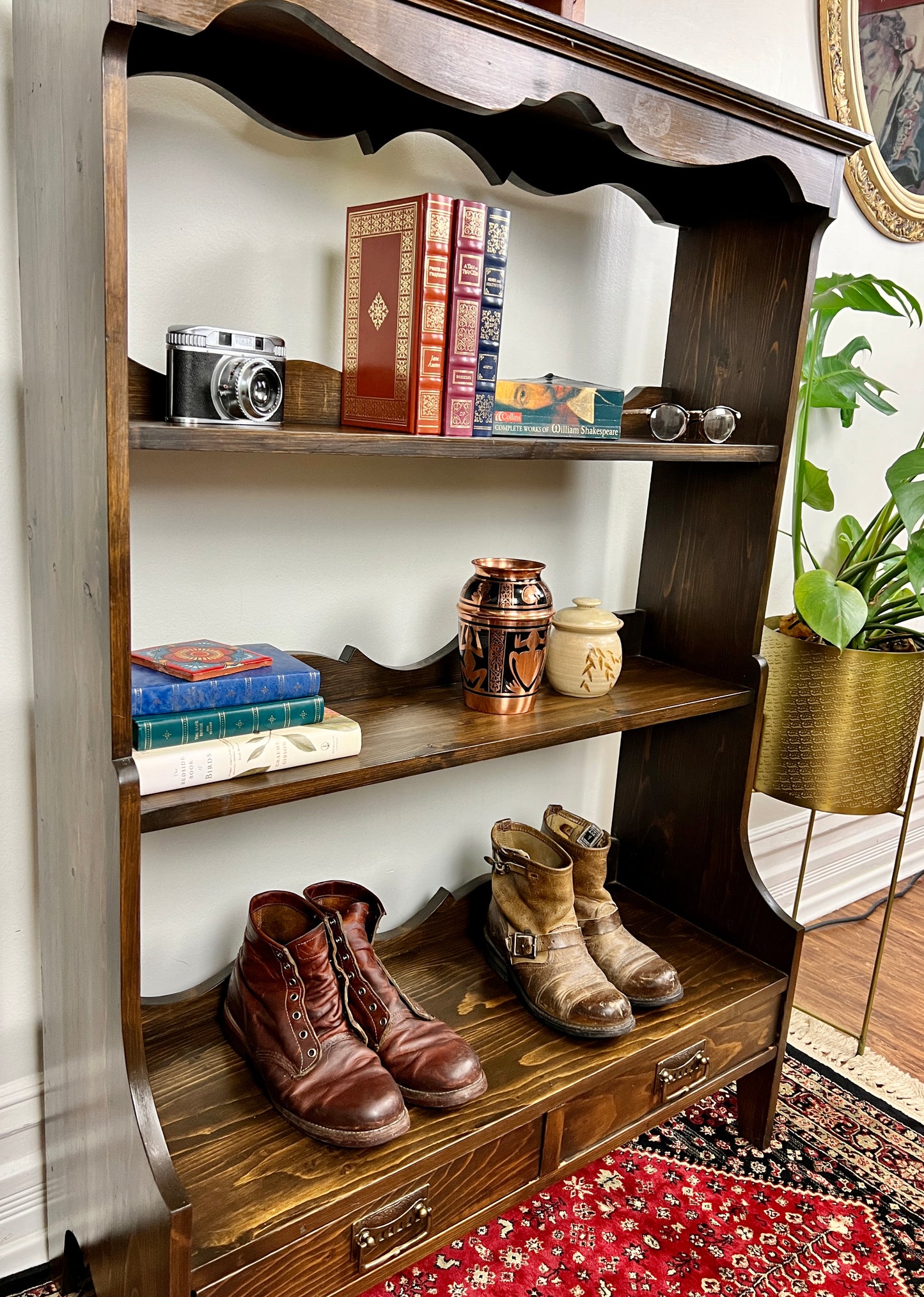 The Aloyse Shelf