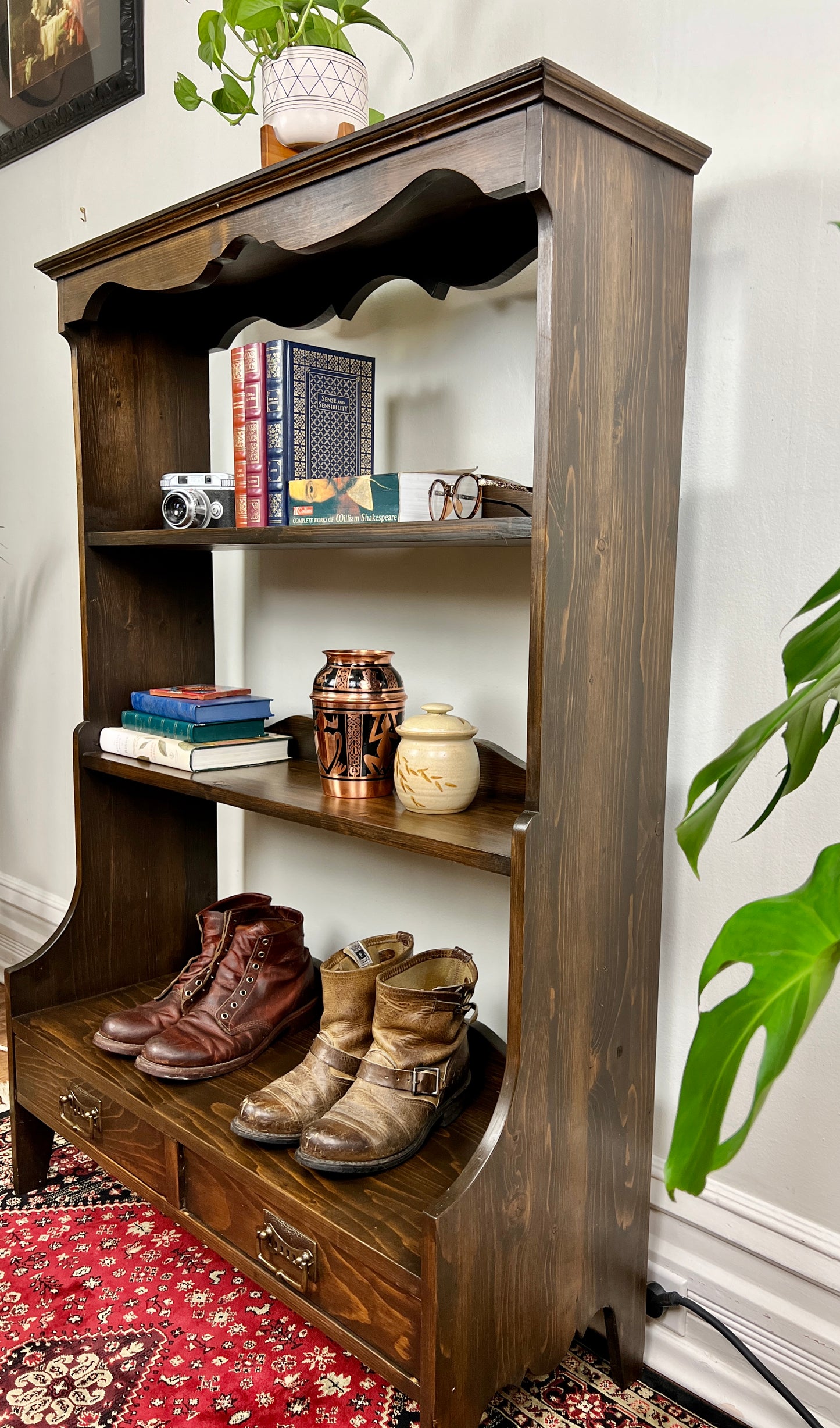 The Aloyse Shelf