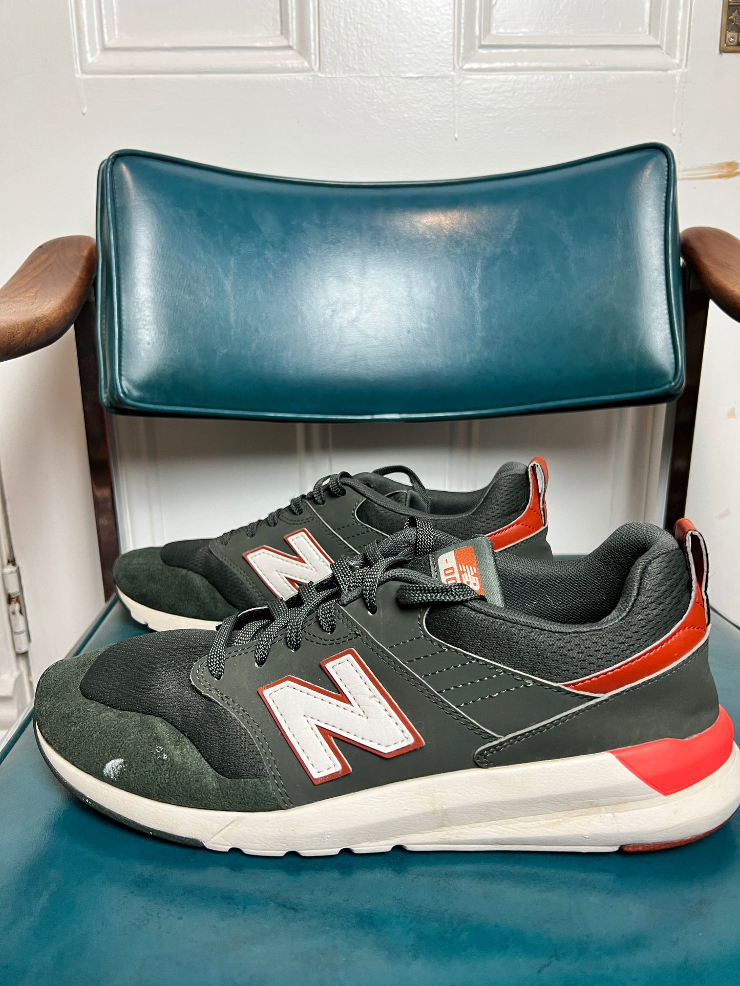 New Balance 009 Shoes