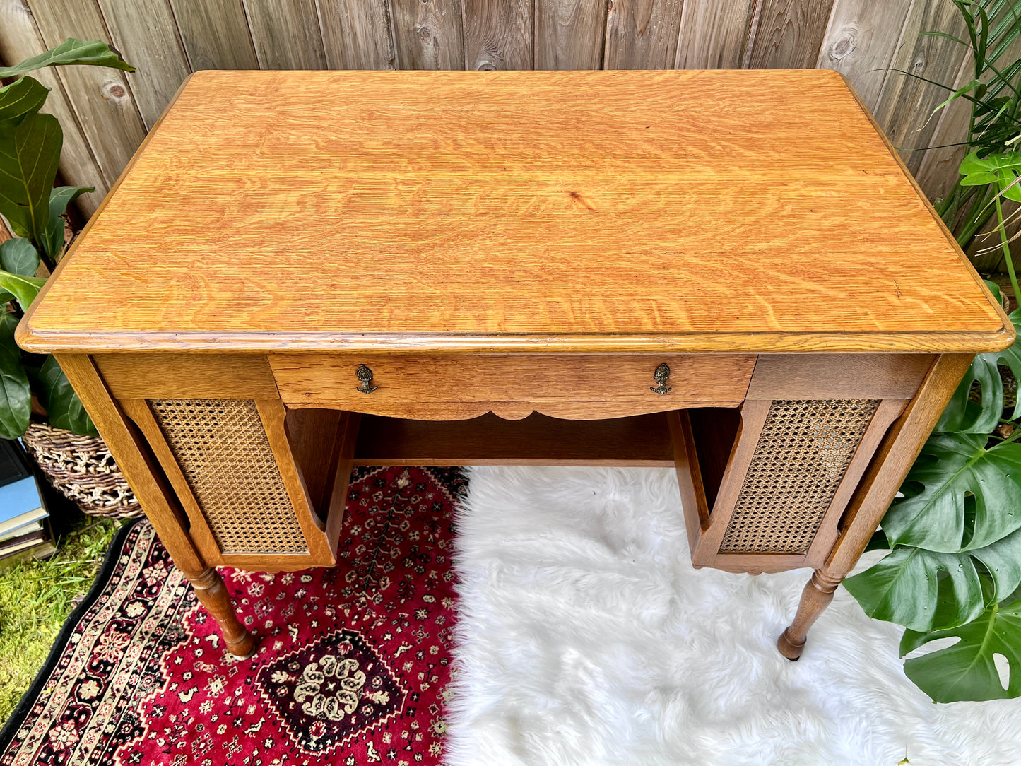The Kelso Desk