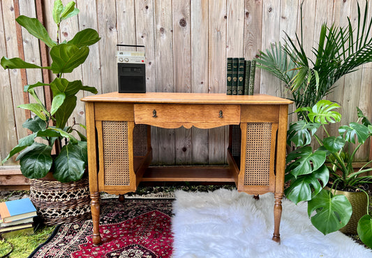 The Kelso Desk