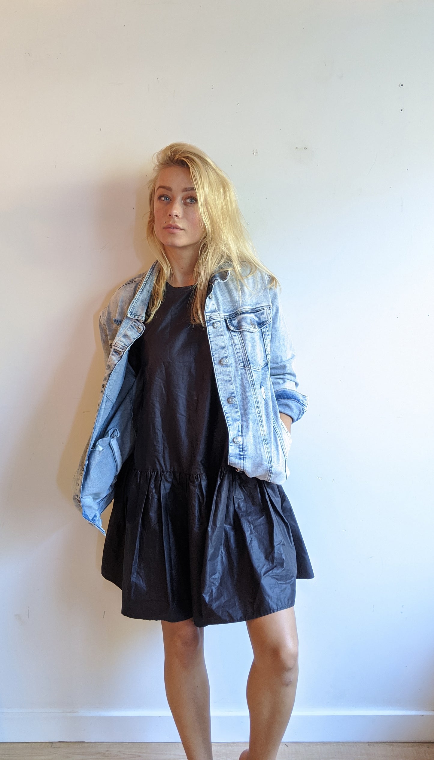 black dress womens 80s fashion 