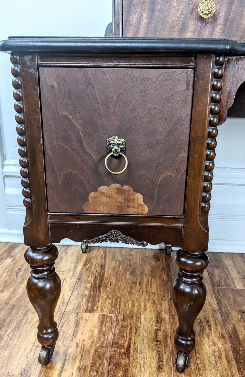 The Gwendolyn Vanity