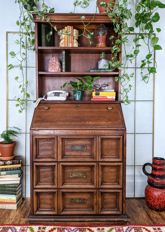 The Sommerfeld Secretariat