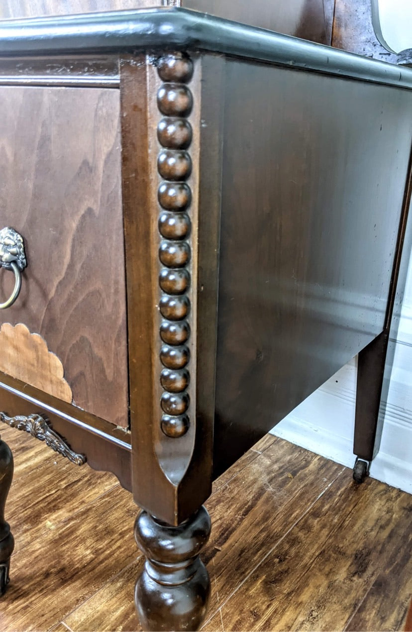 The Gwendolyn Vanity