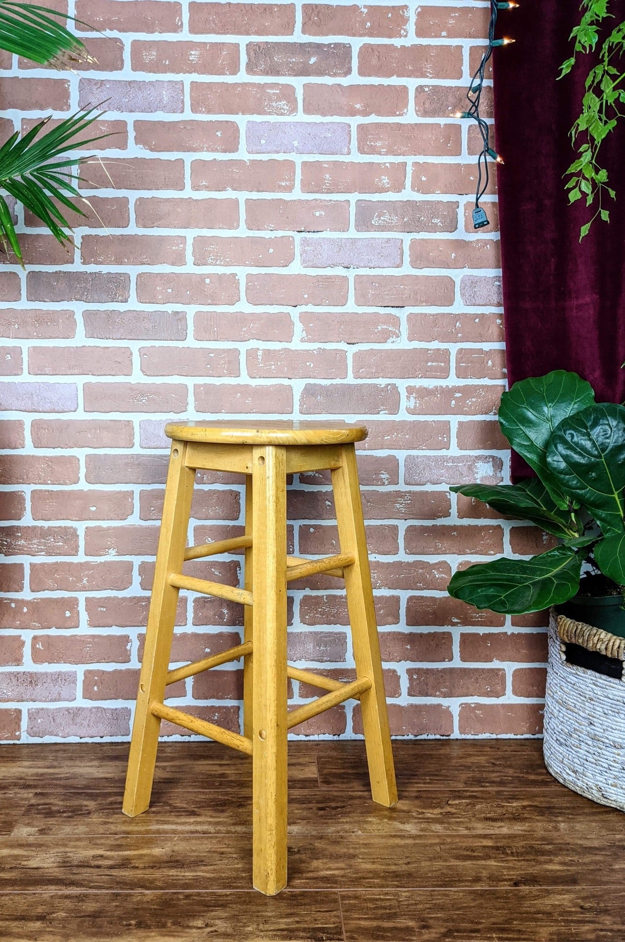 The Pine Stool