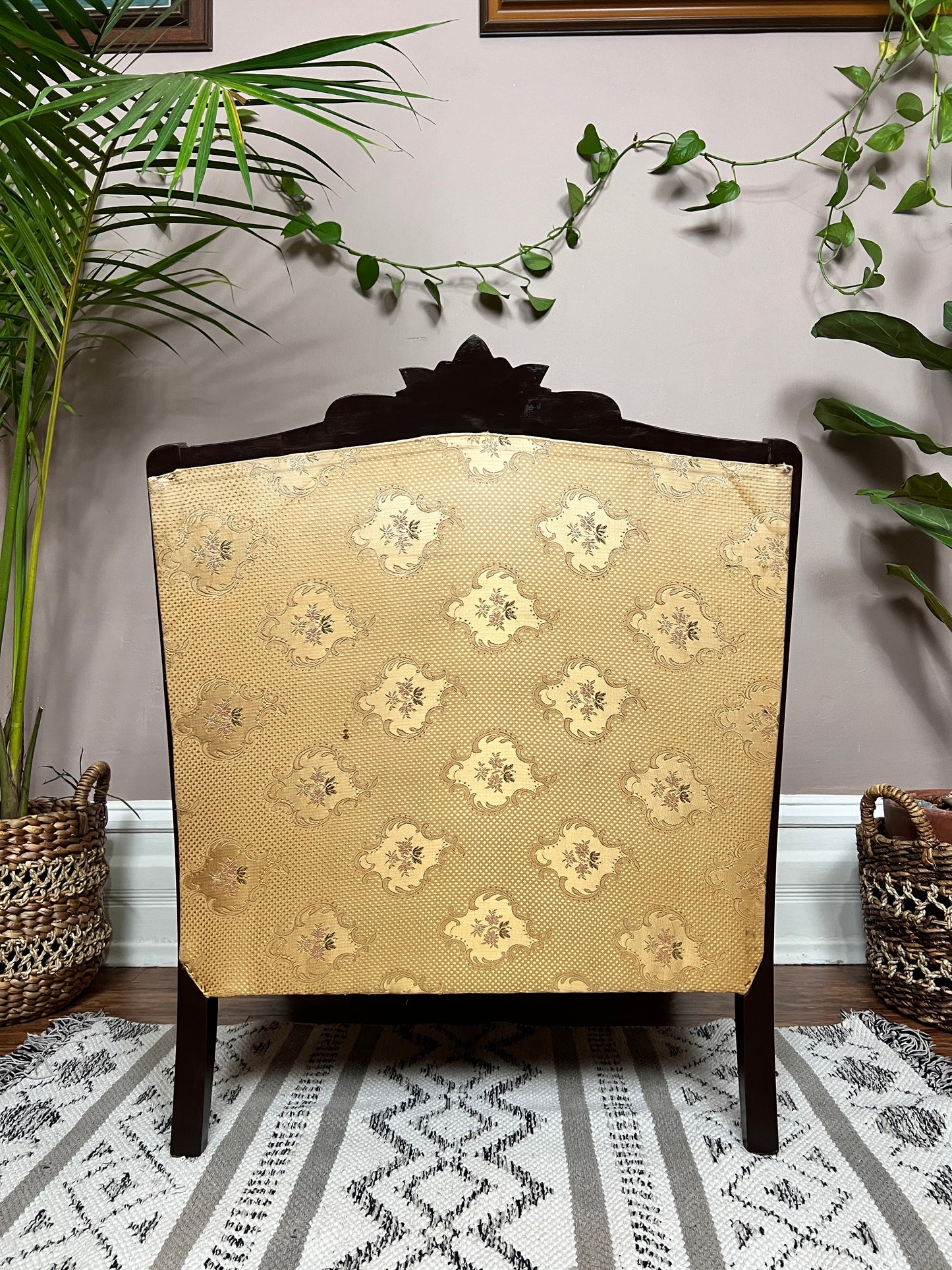 The Champagne Supernova Armchair
