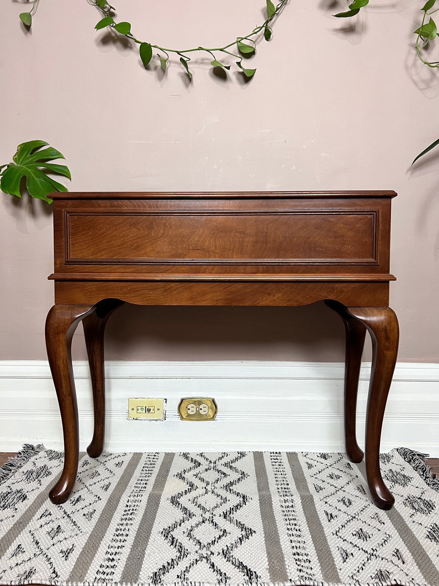 The Mahogany Planter