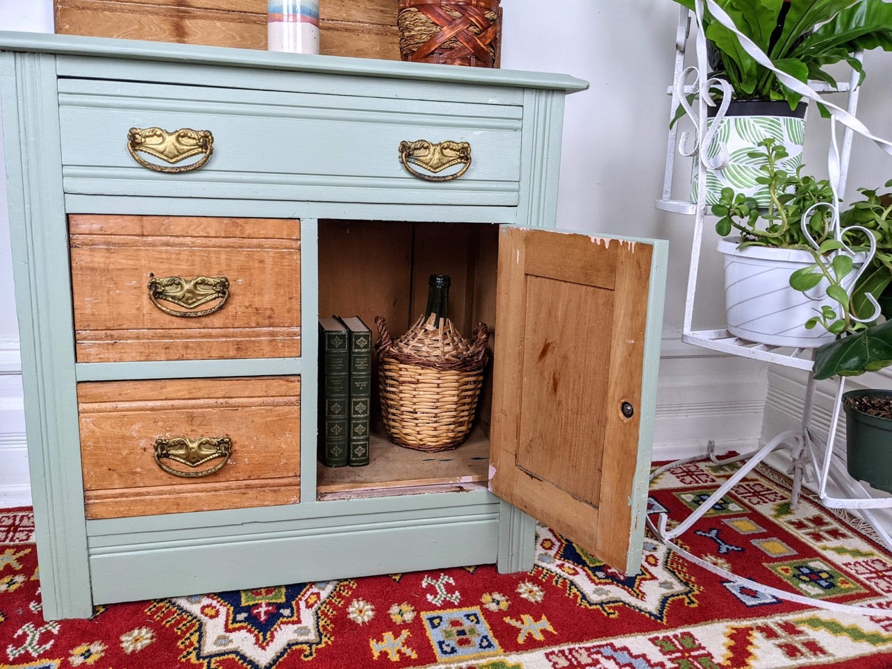 The Jungle Mist Cabinet