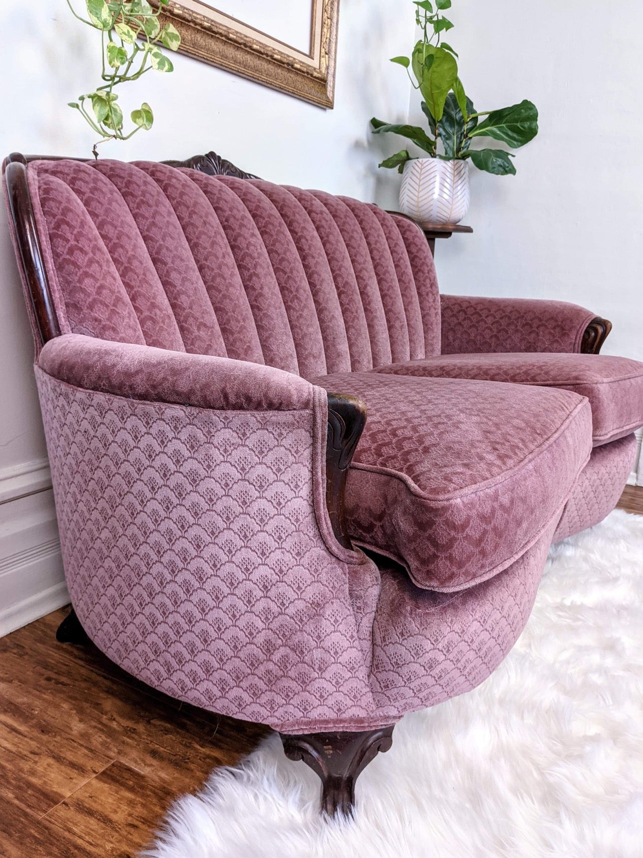 The Viola Loveseat