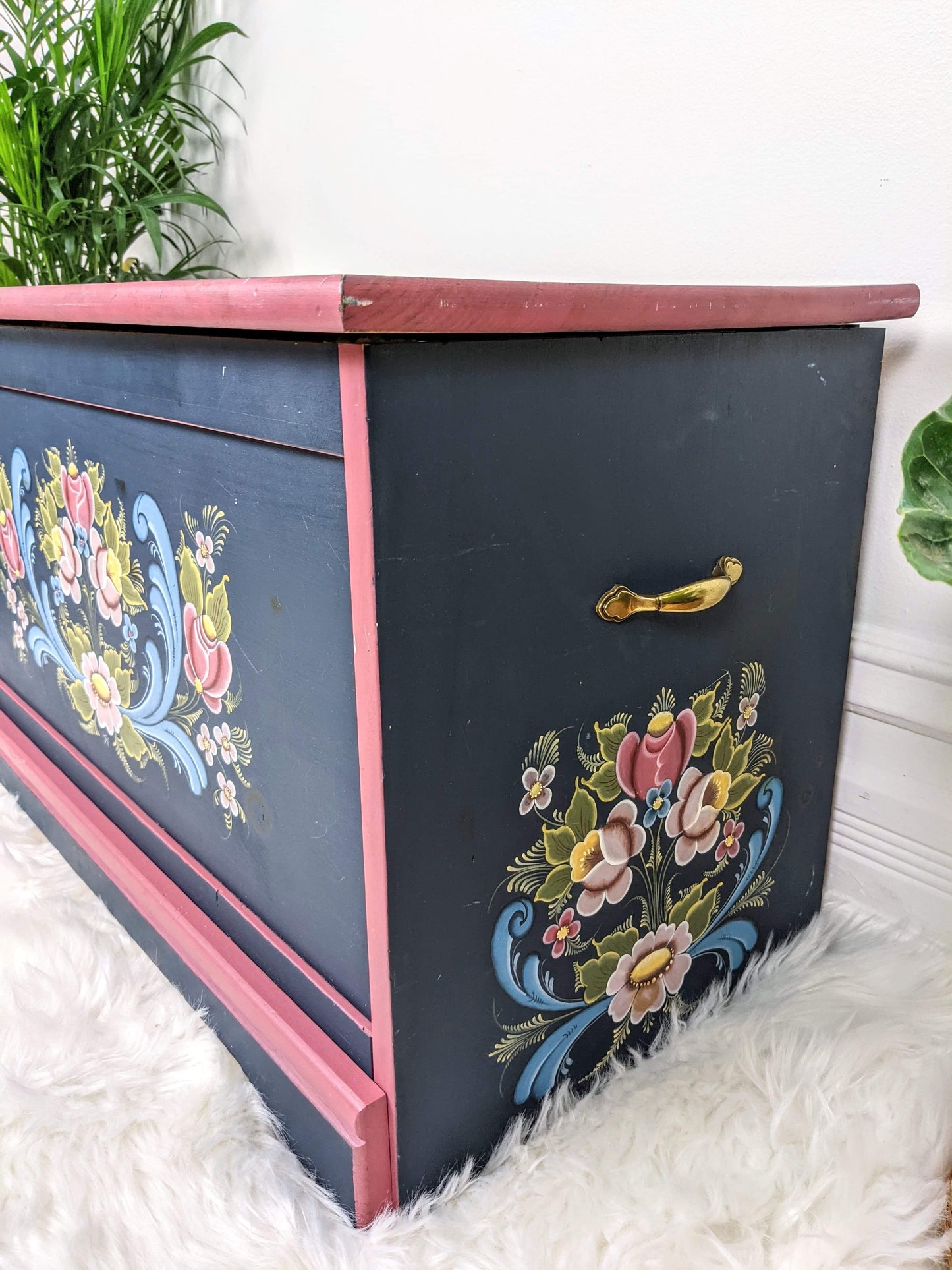 The Pennsylvania Pine Chest