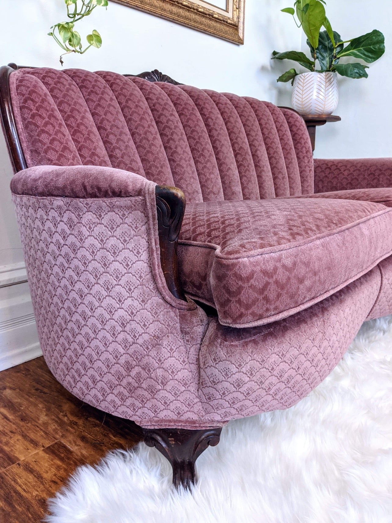 The Viola Loveseat