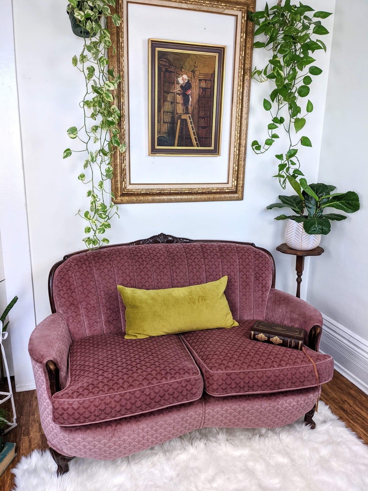 The Viola Loveseat
