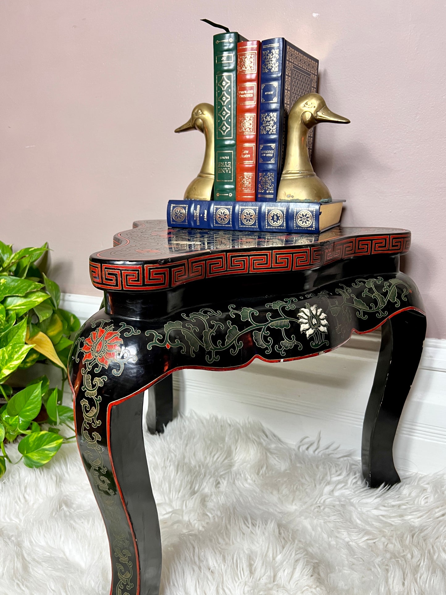 The Water Lily Table