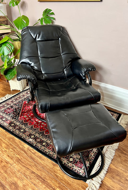 The Jesper Recliner Chair & Ottoman