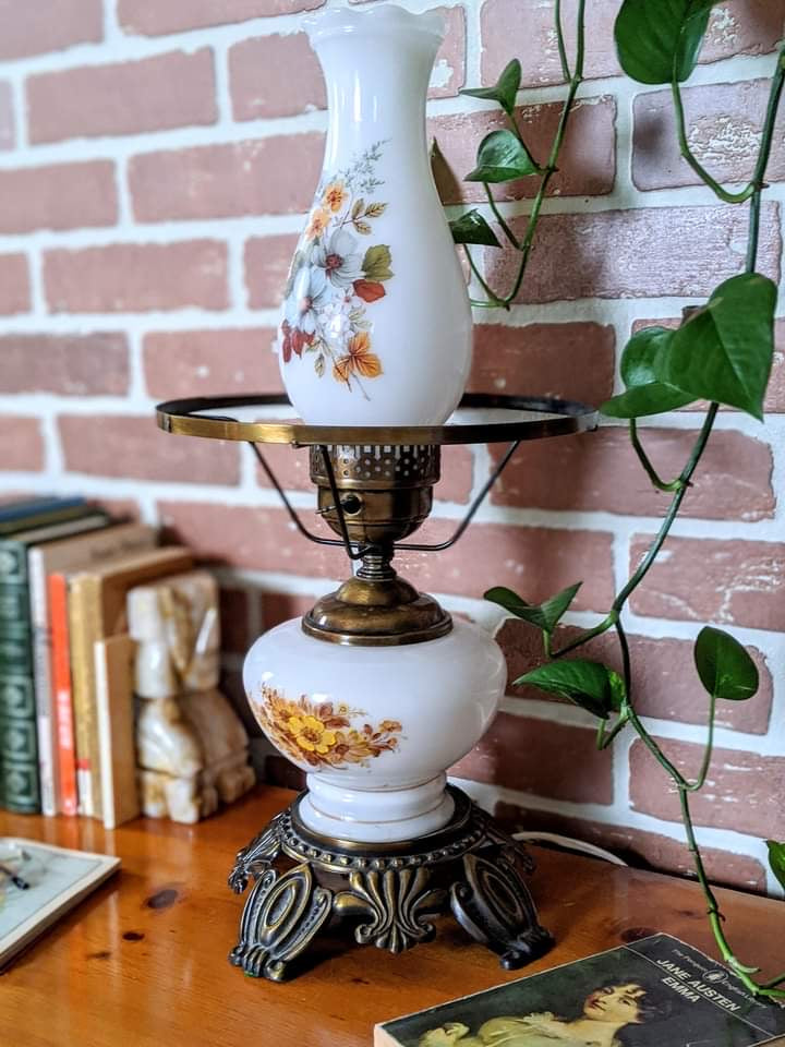 Vintage Floral Motif Kerosene Style Lamp Key 3 Way Switch Vitcoria BC Thrift