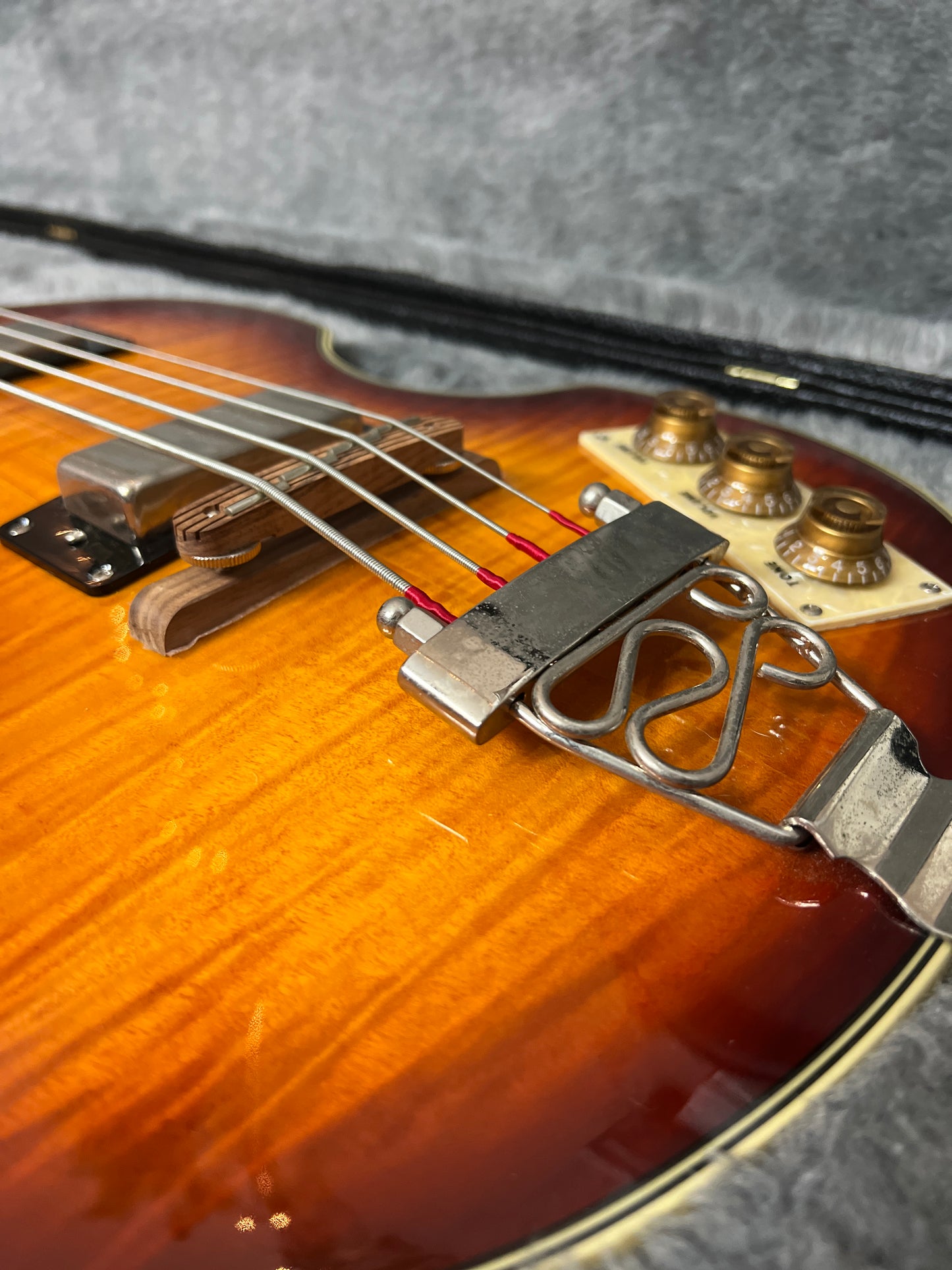 Sunburst Epiphone Viola Bass Guitar