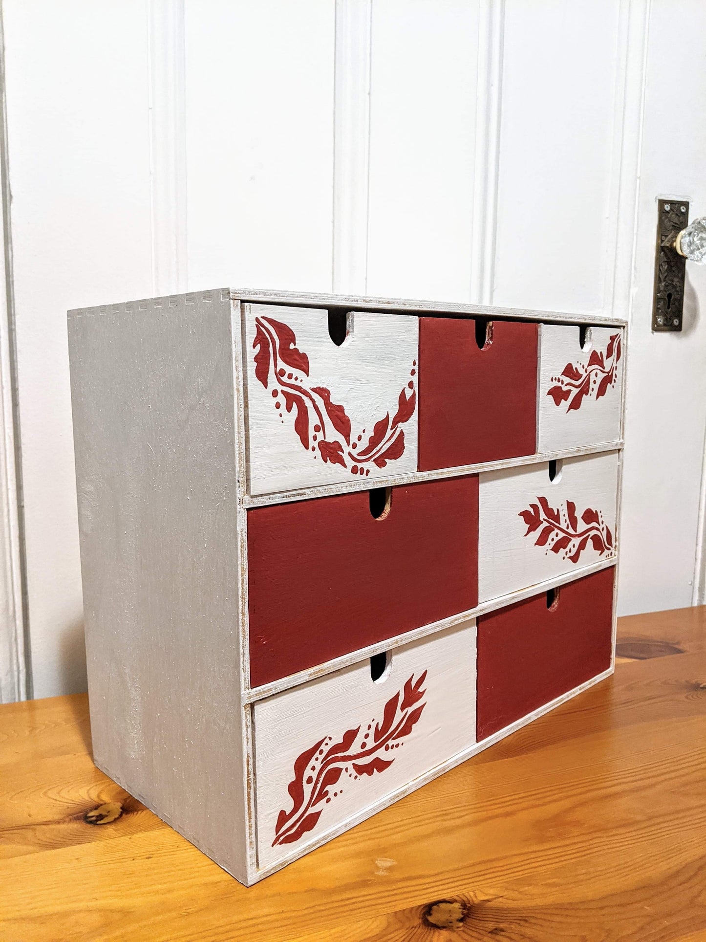 The Red & White Cubby