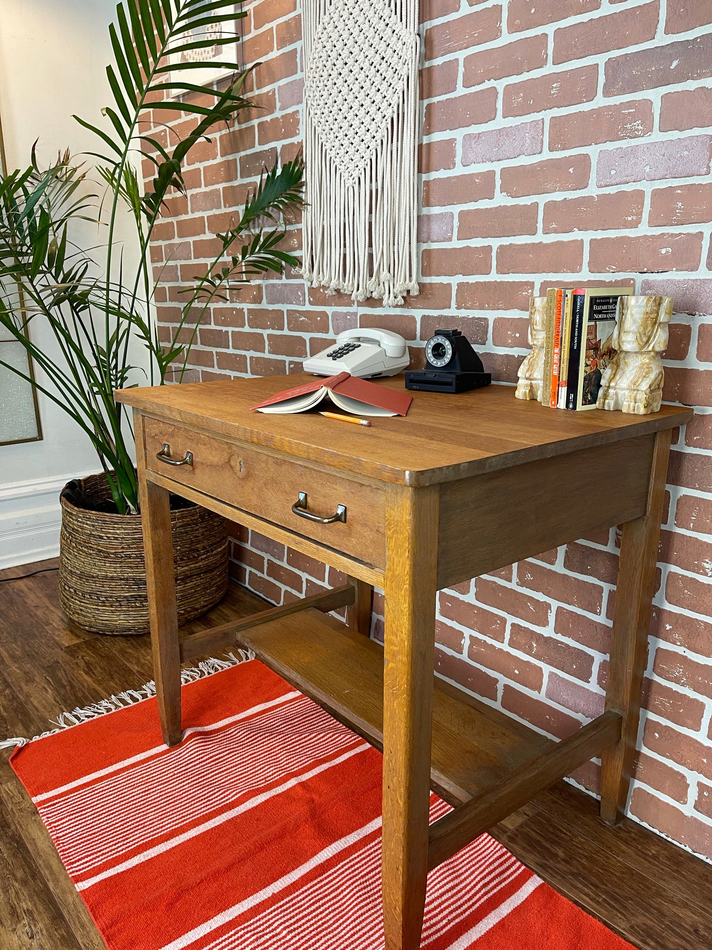 The Octavio Desk