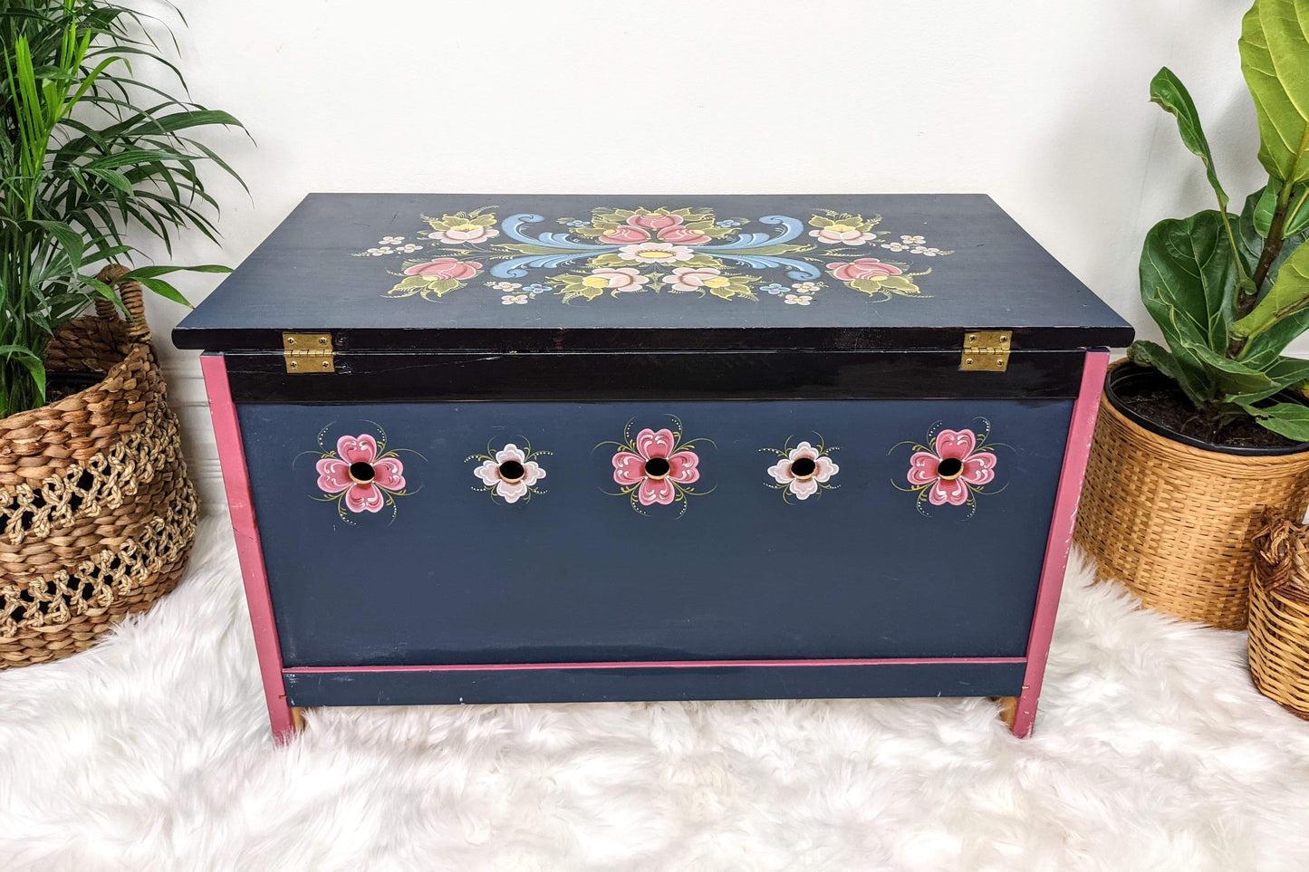 The Pennsylvania Pine Chest