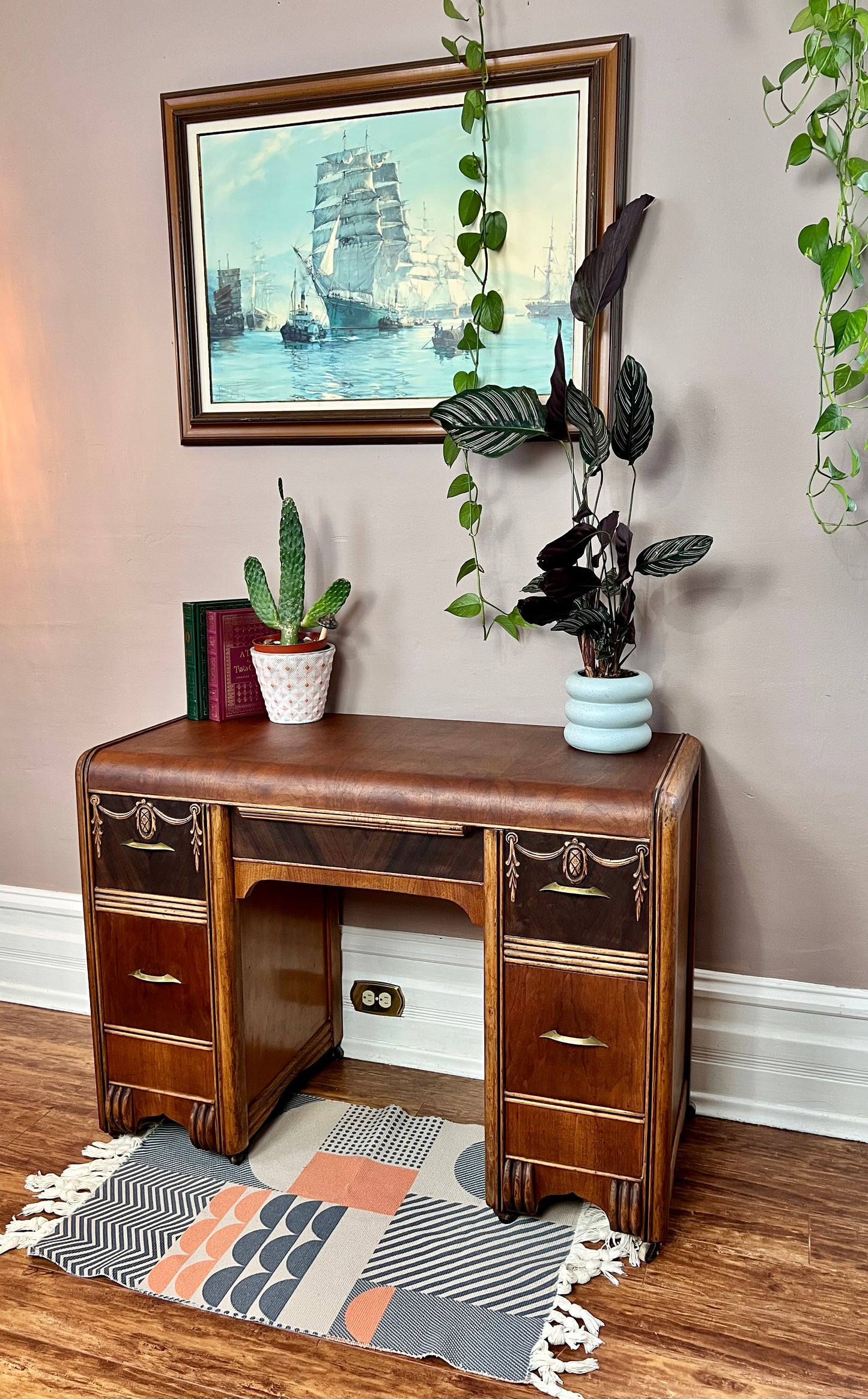 The Fancy Pineapple Desk