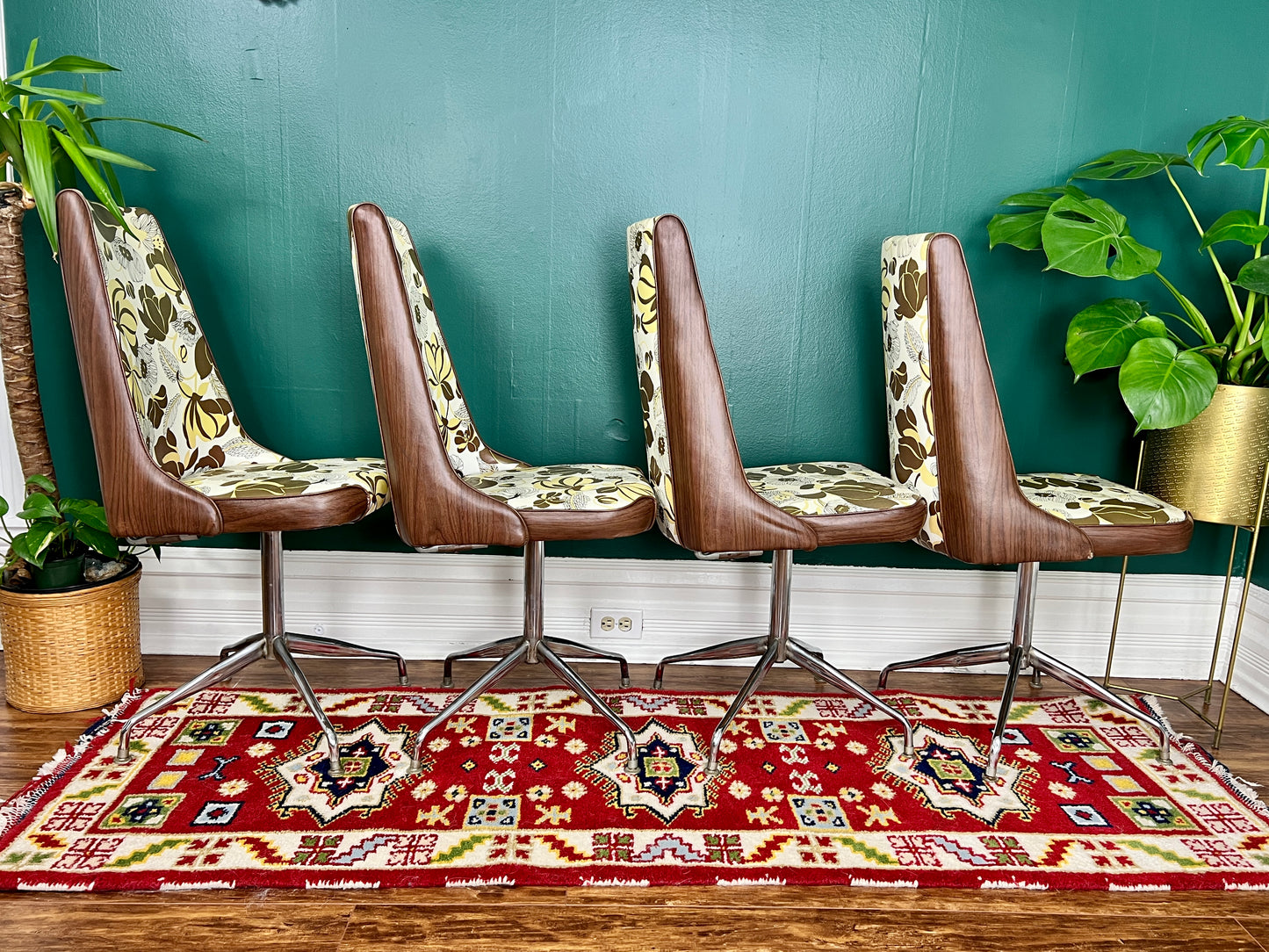 The Crazy Daisy Chairs - only 2 left!