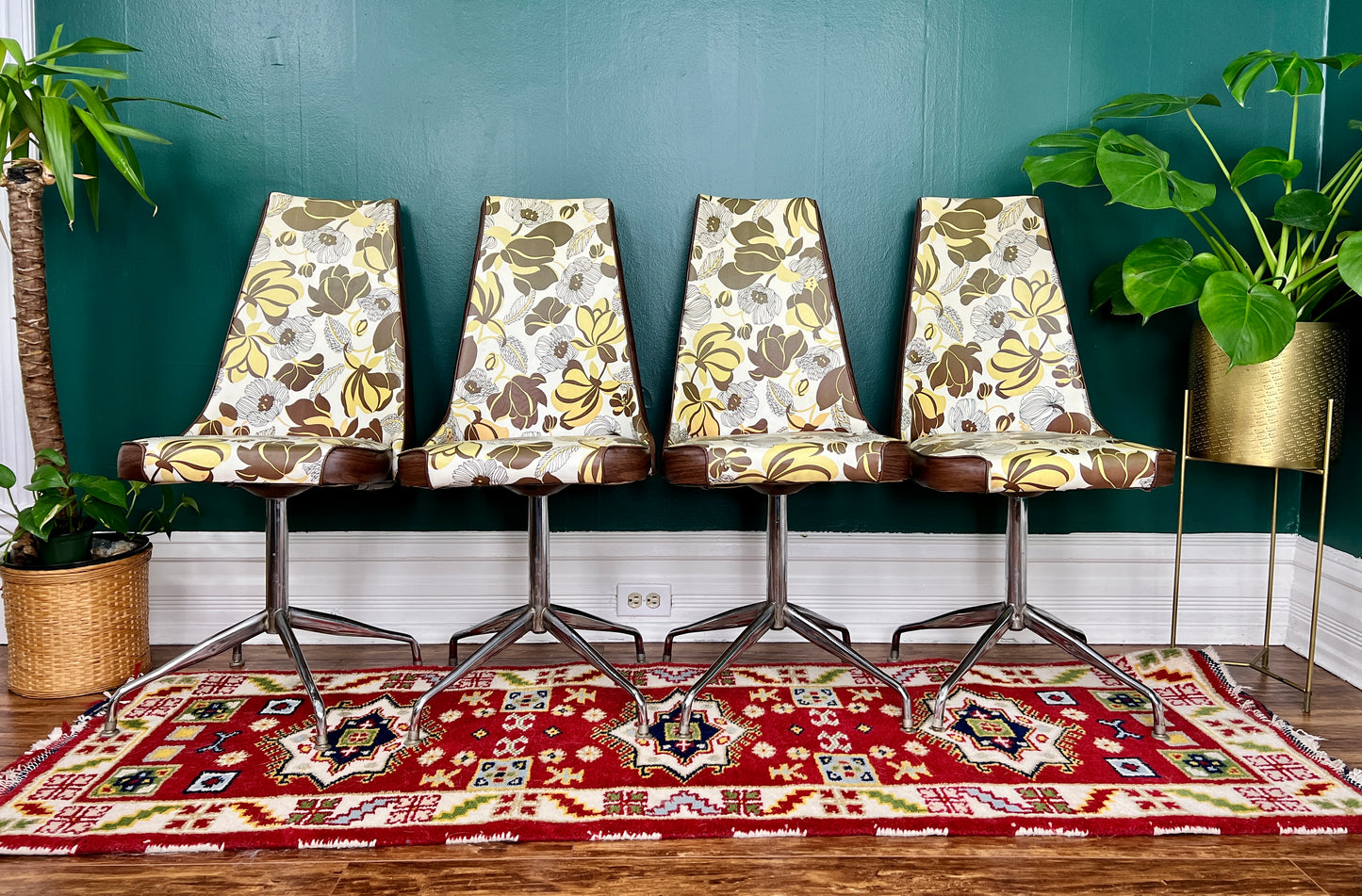 The Crazy Daisy Chairs - only 2 left!