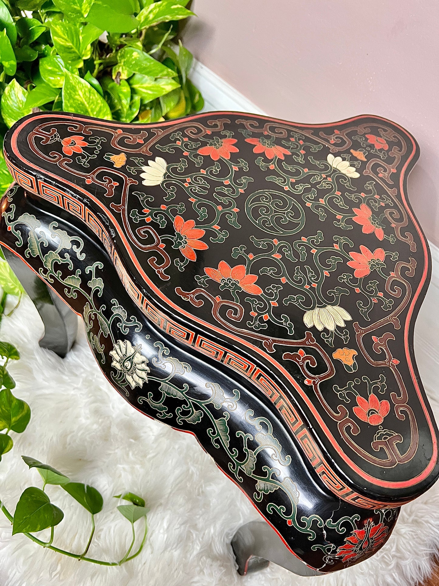The Water Lily Table