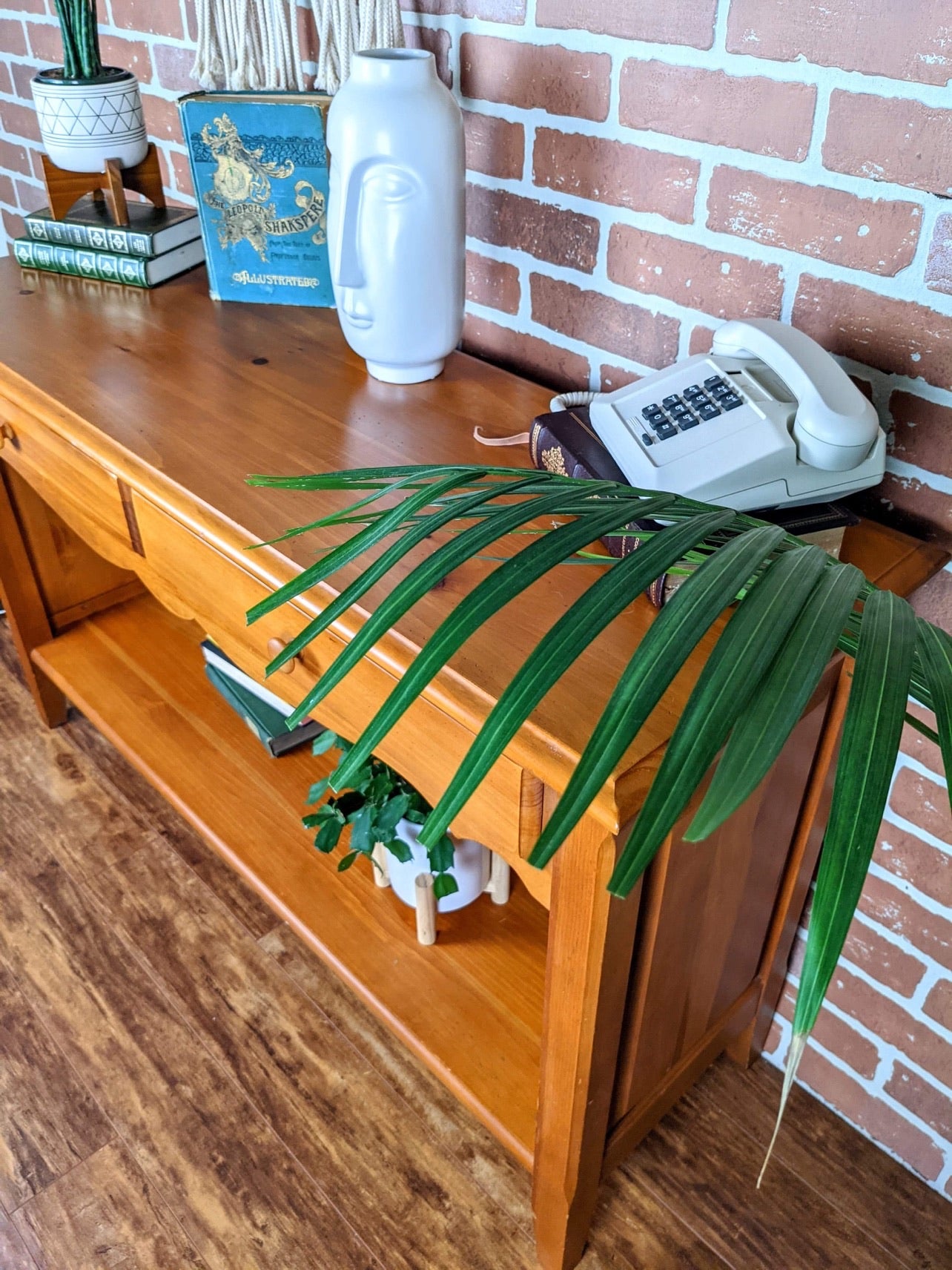 The Percival Hallway Table