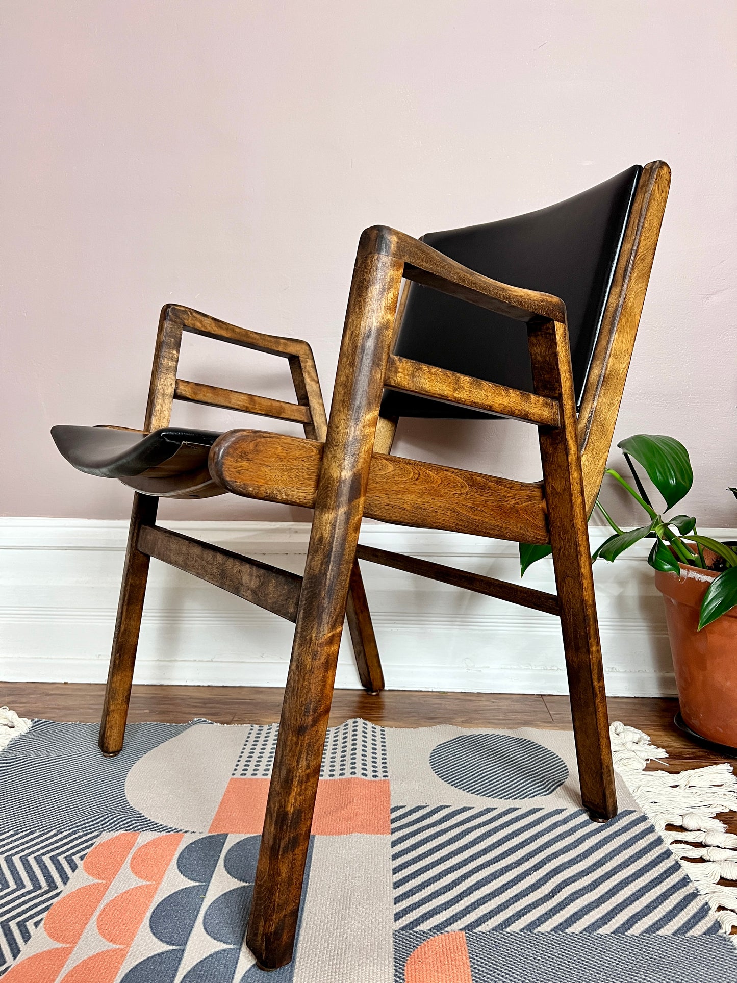 The Boomerang Chairs