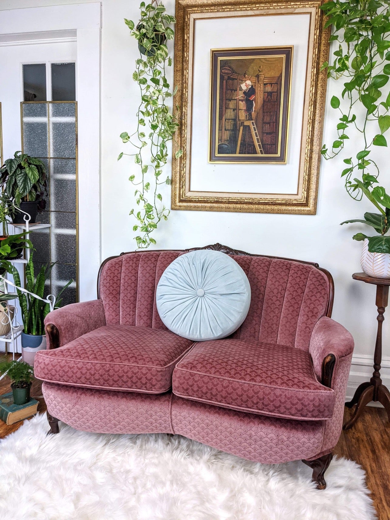The Viola Loveseat